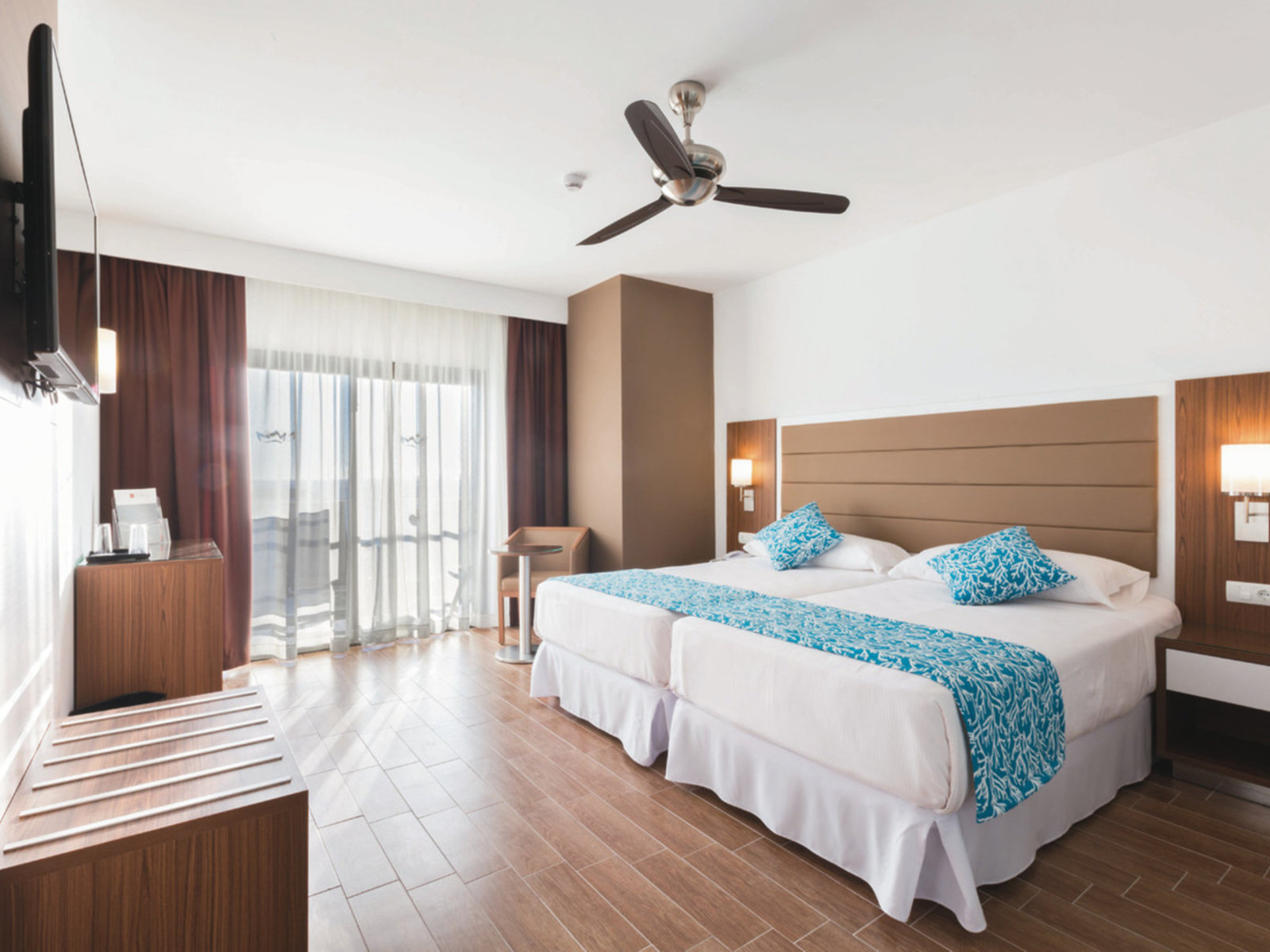 Wohnbeispiel Junior Suite with Salon
