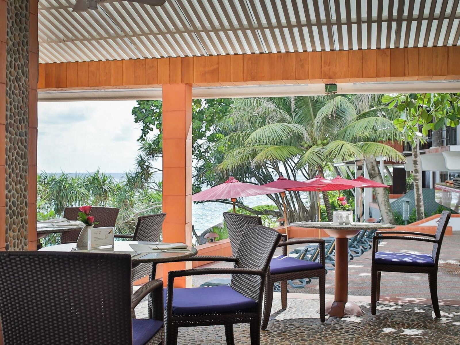 Pool Bar
