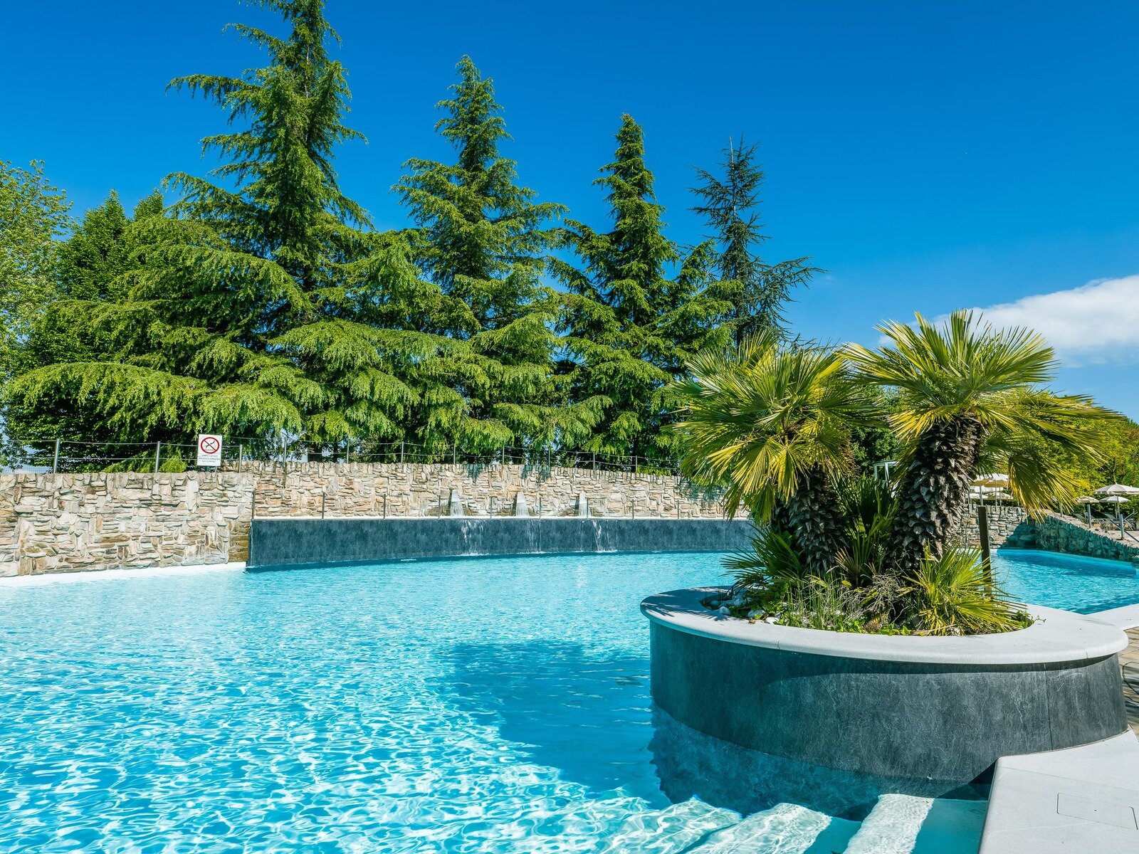 Relaxpool