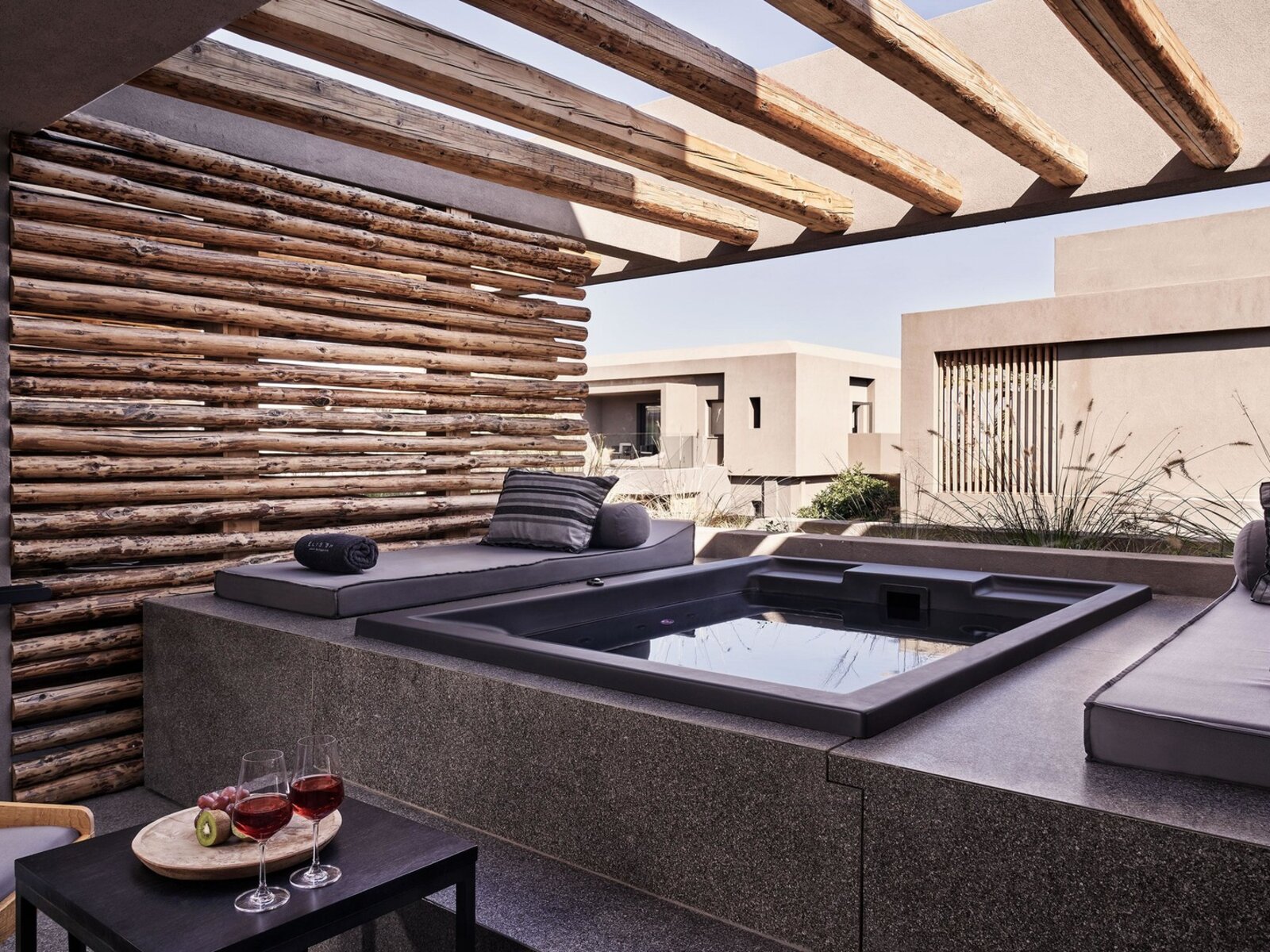 Wohnbeispiel Loft Suite with Outdoor Jacuzzi