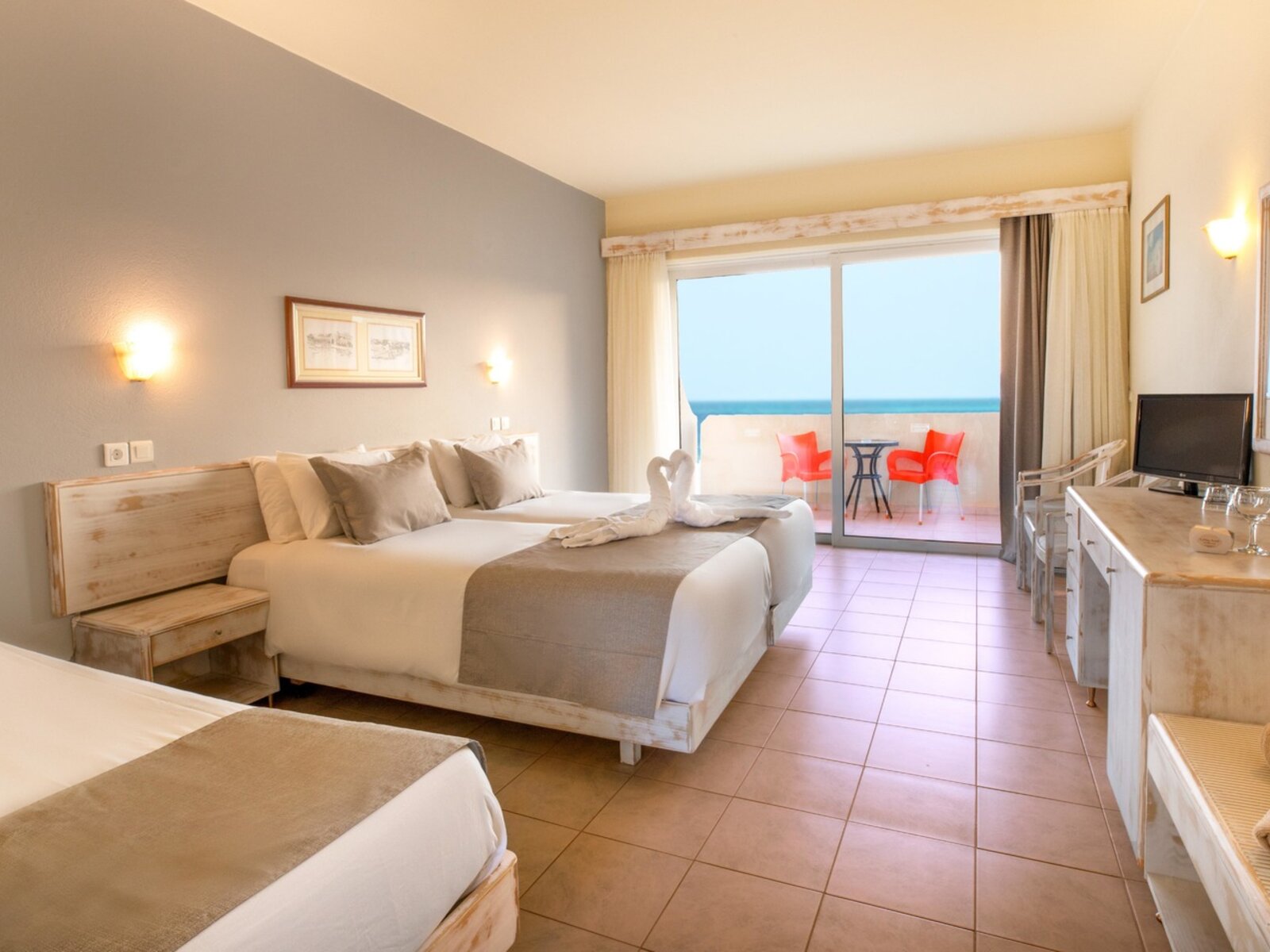 Wohnbeispiel Standard  Side Sea View Room