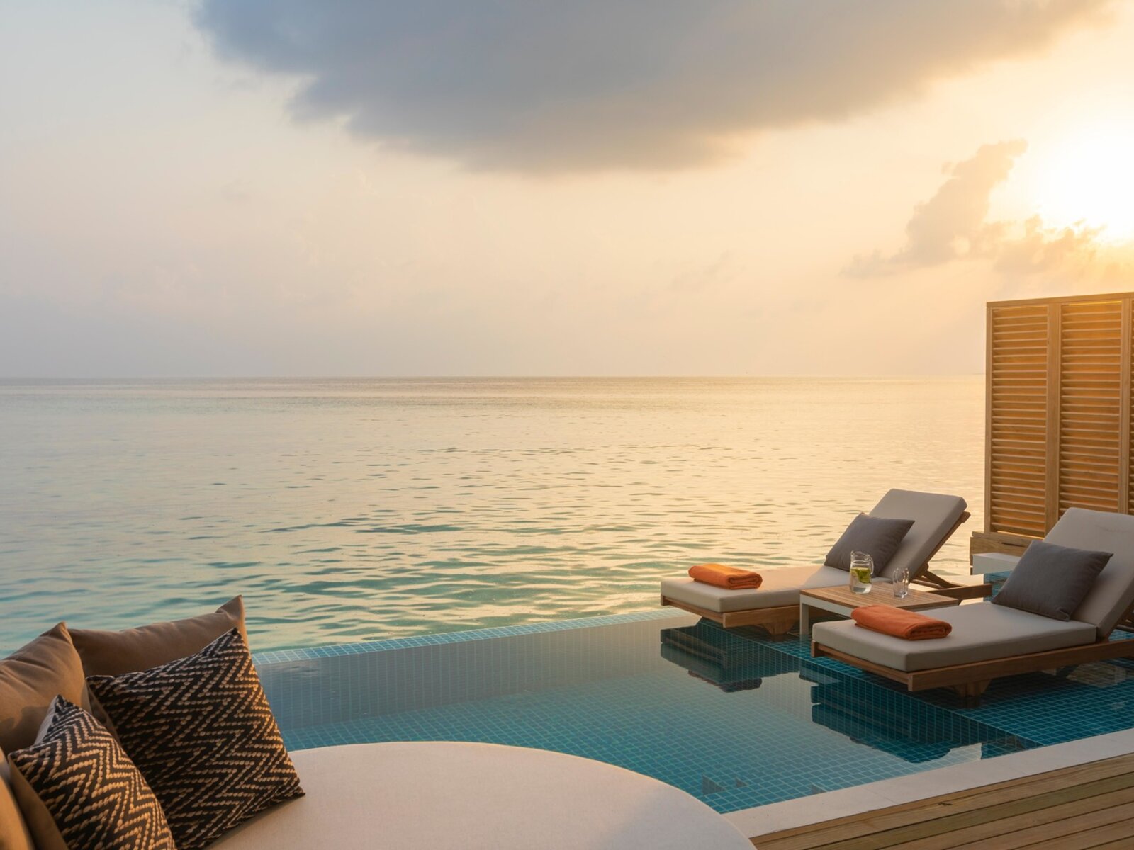 Wohnbeispiel Water Villa with Pool