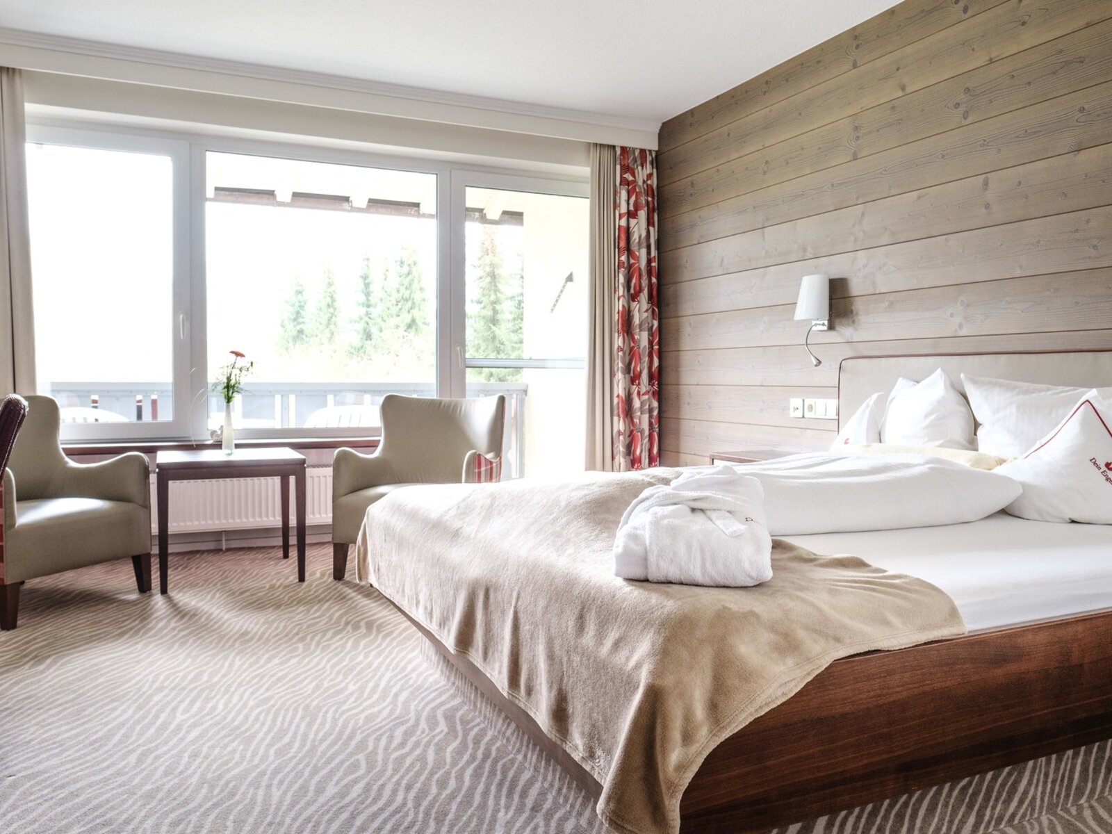 Wohnbeispiel Superior-Doppelzimmer Gartenblick mit Balkon