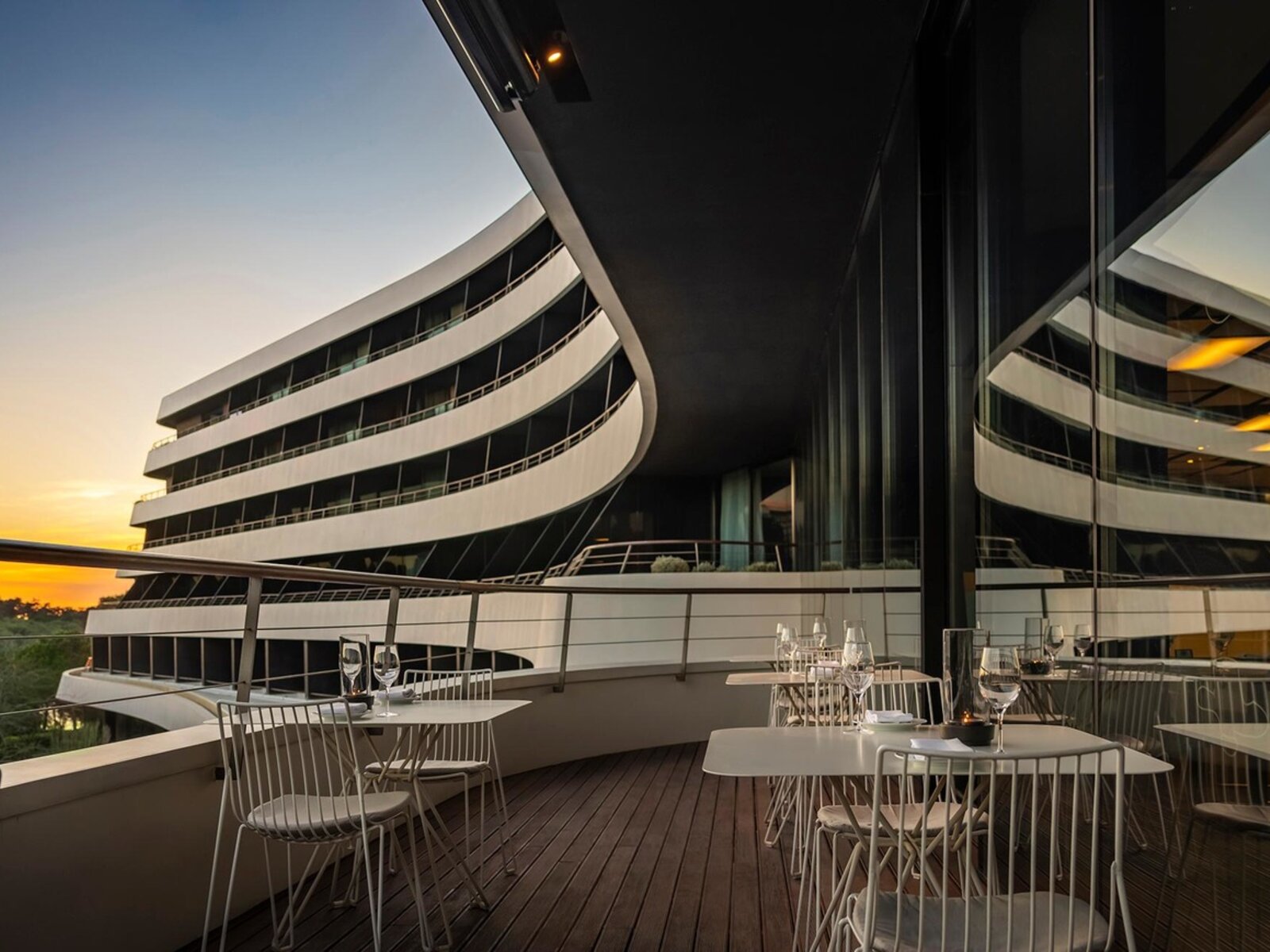 E Restaurant & Lounge