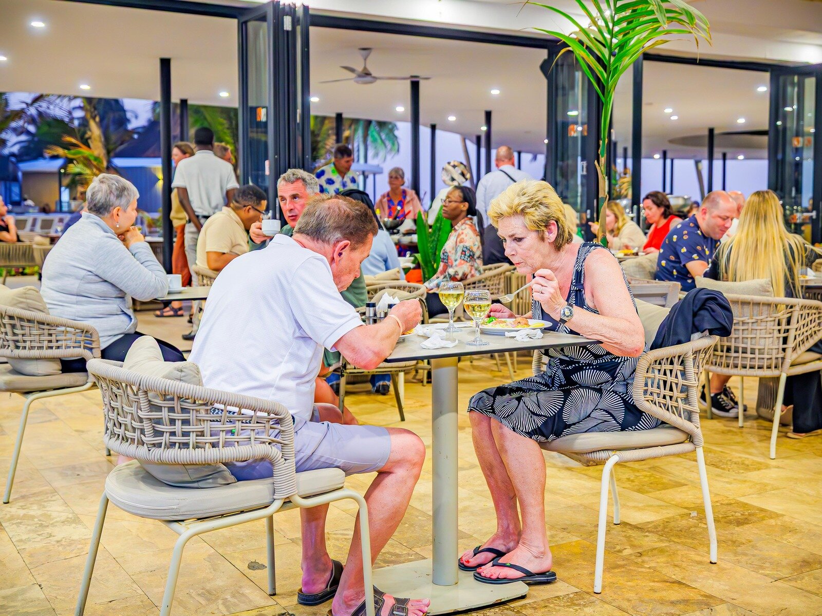 ALL-INCLUSIVE Restaurant