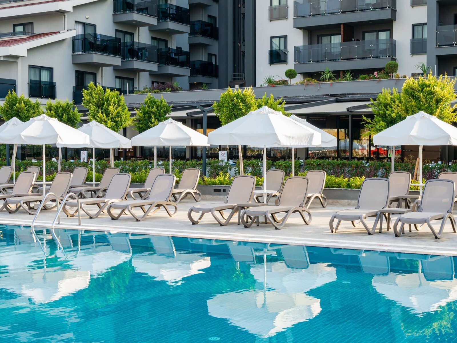 Grand Pool