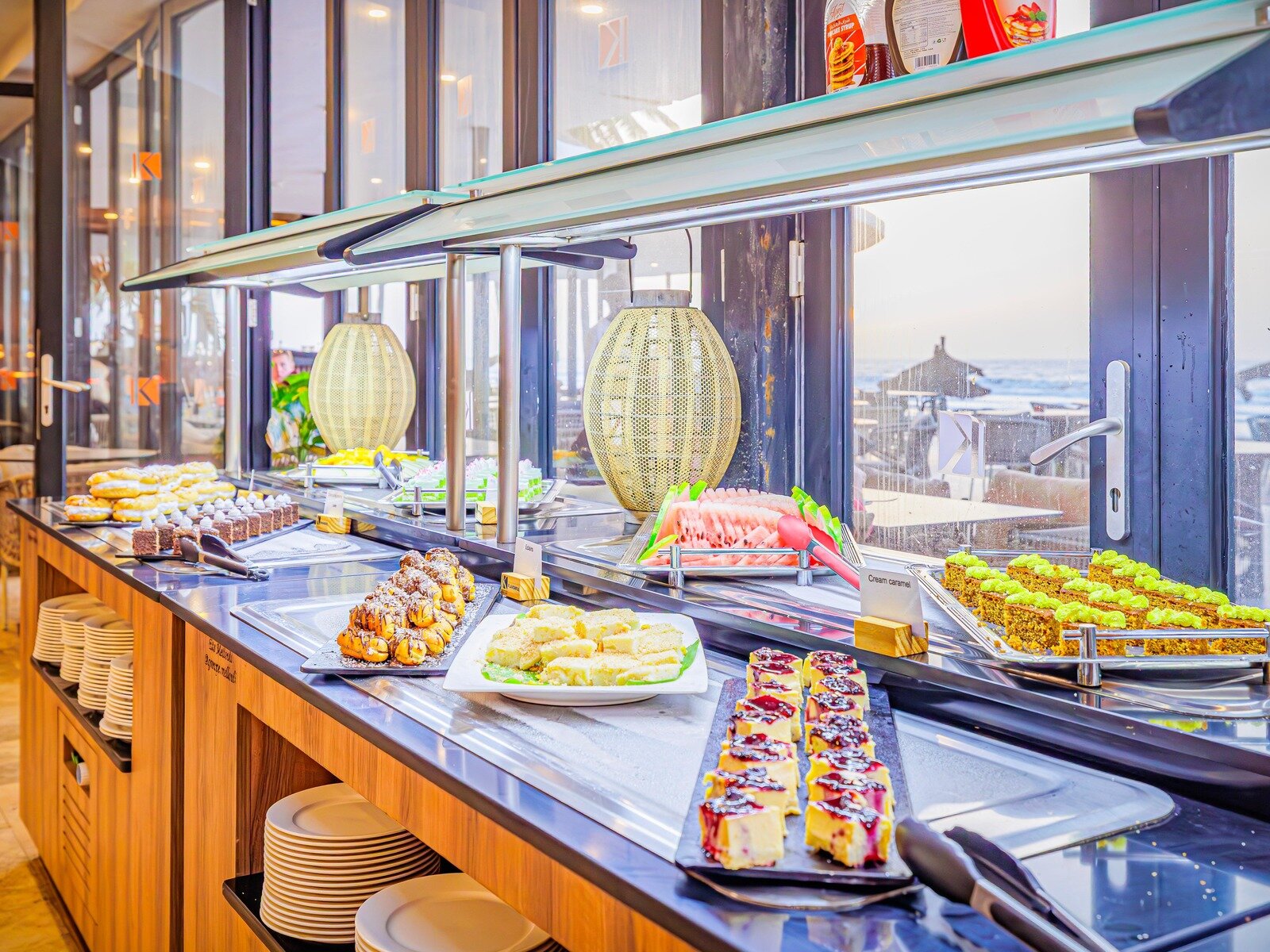 ALL-INCLUSIVE Restaurant