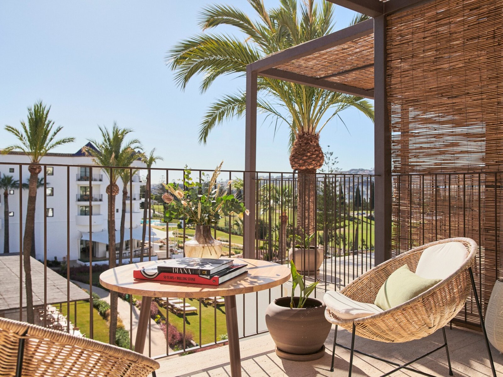 Wohnbeispiel King Golf view with Terrace Room