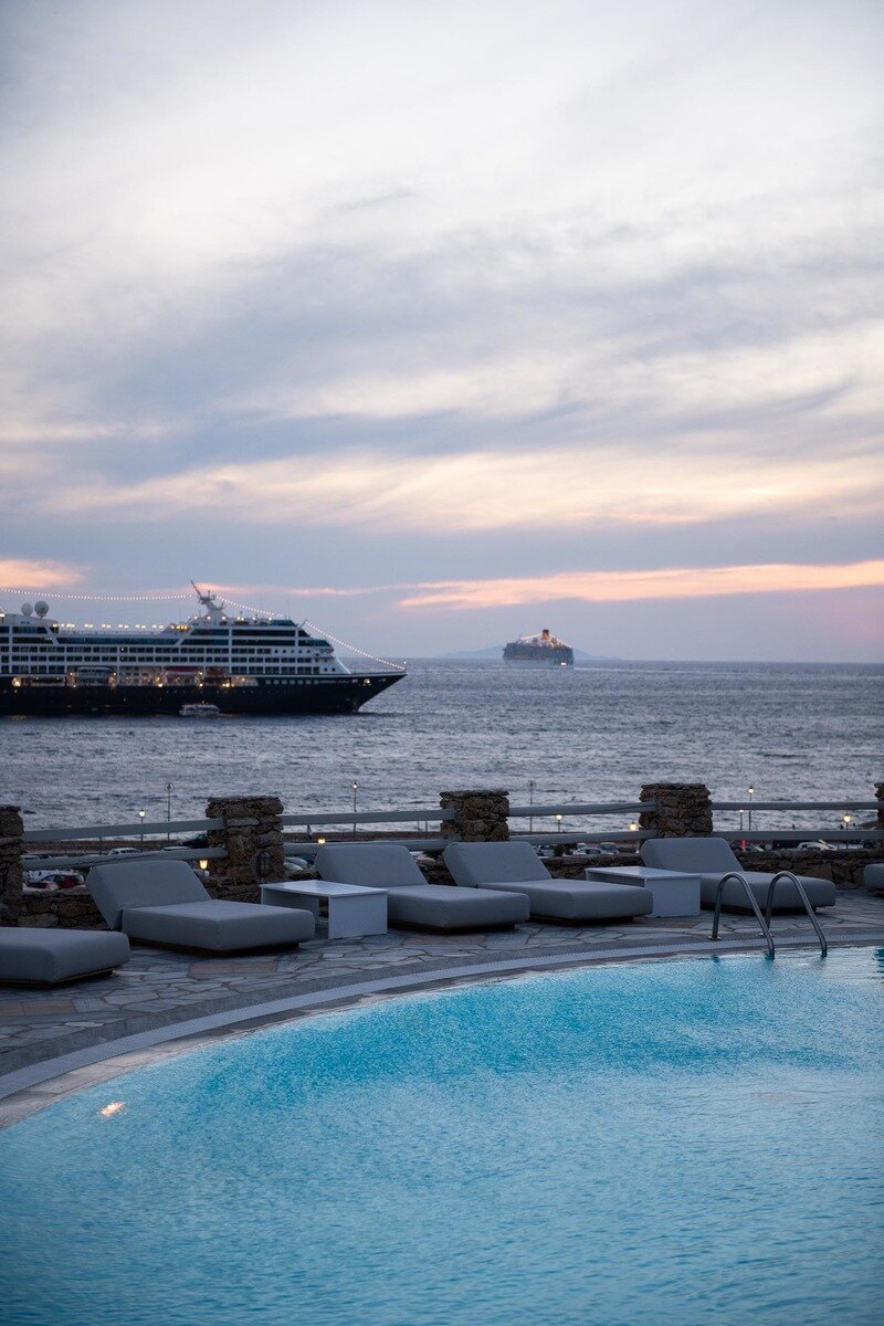 Pool Bar