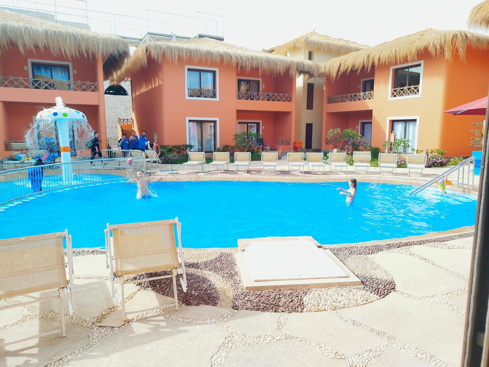 Wohnbeispiel Family 1 Bedroom Pool view