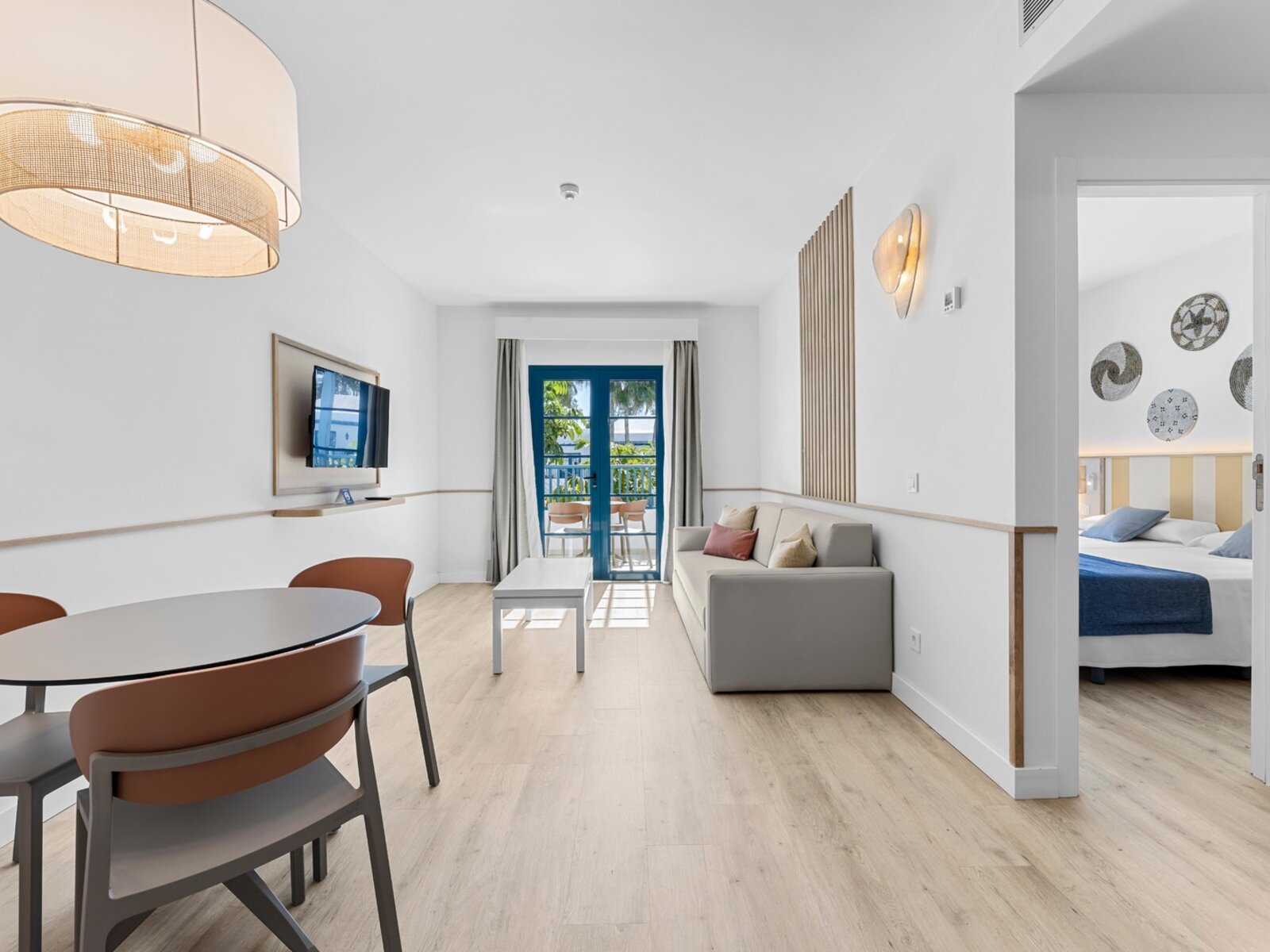 Deluxe Apartment