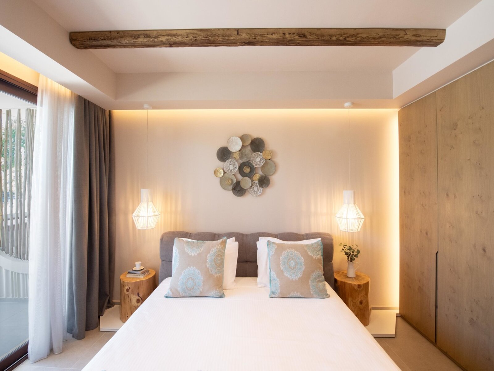 Wohnbeispiel Deluxe Room Sharing Pool