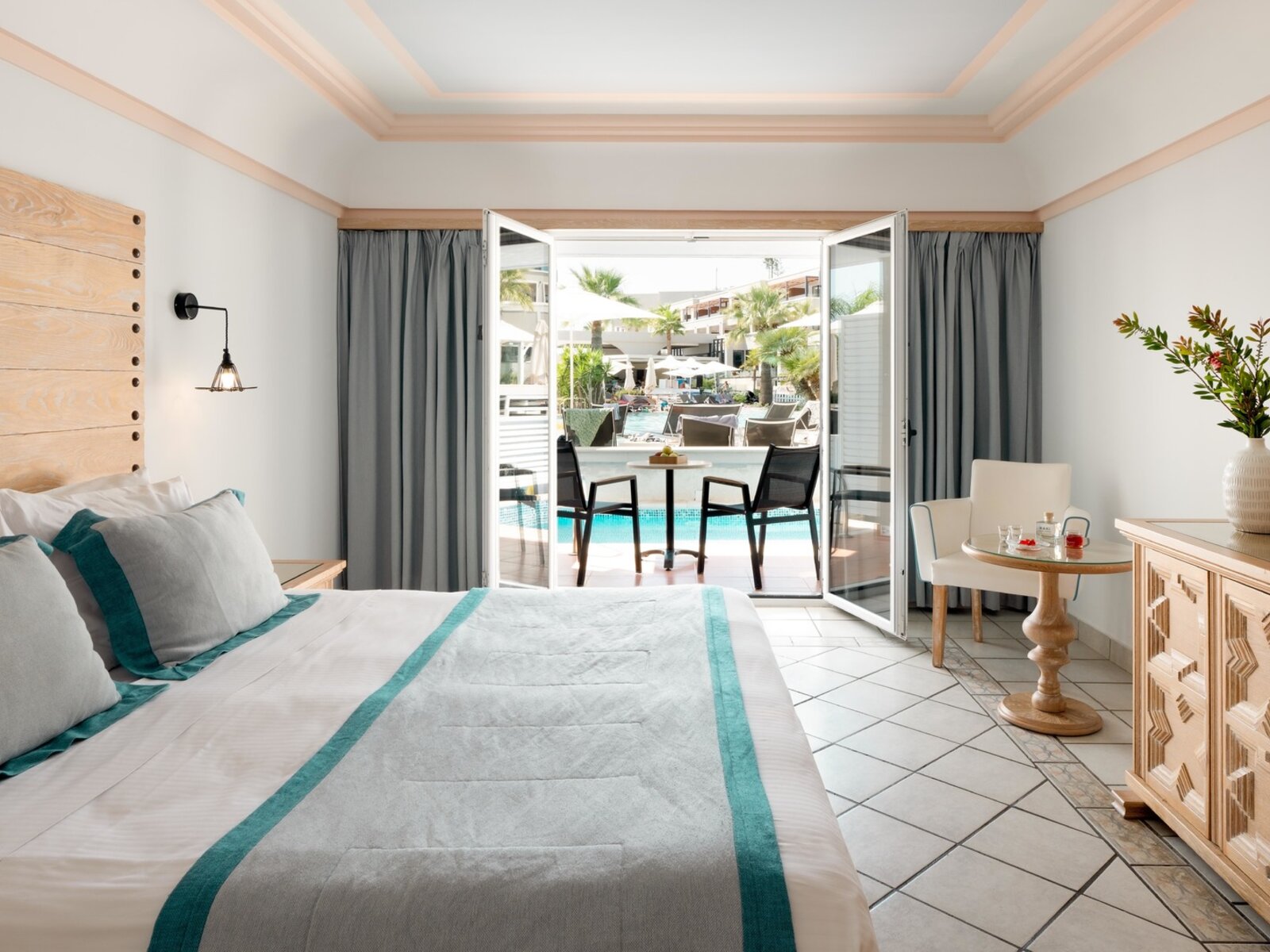 Wohnbeispiel Family Suite Sharing Pool