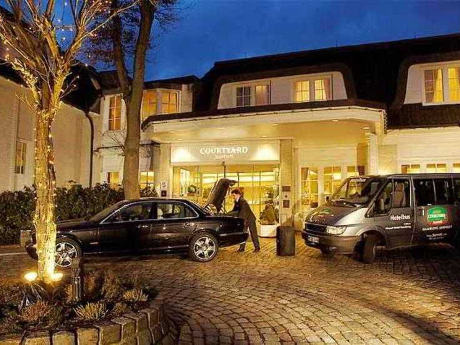 Courtyard By Marriott Hamburg Airport Parken www.ltur.com