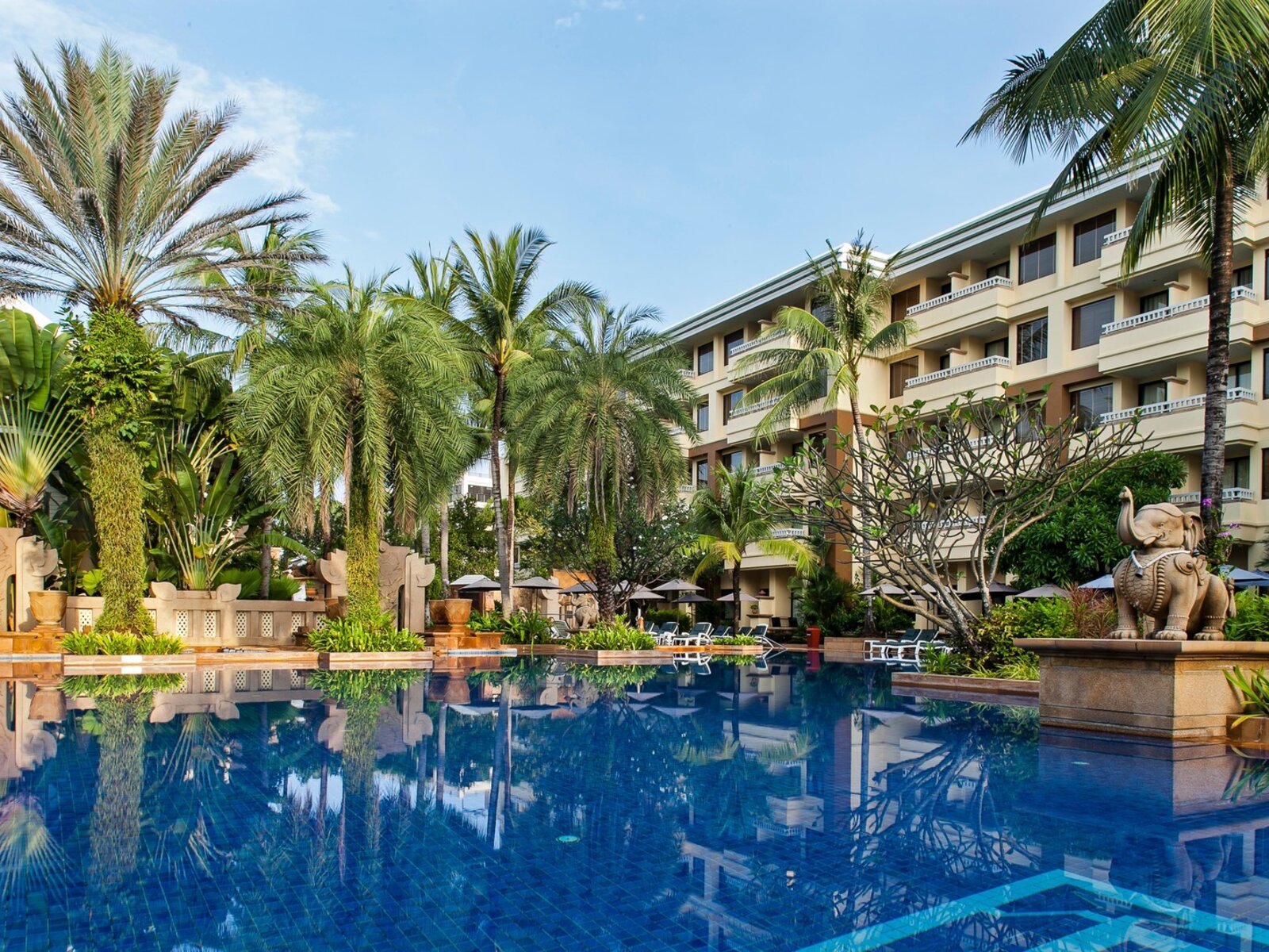 Busakorn Pool (For Busakorn guests only)