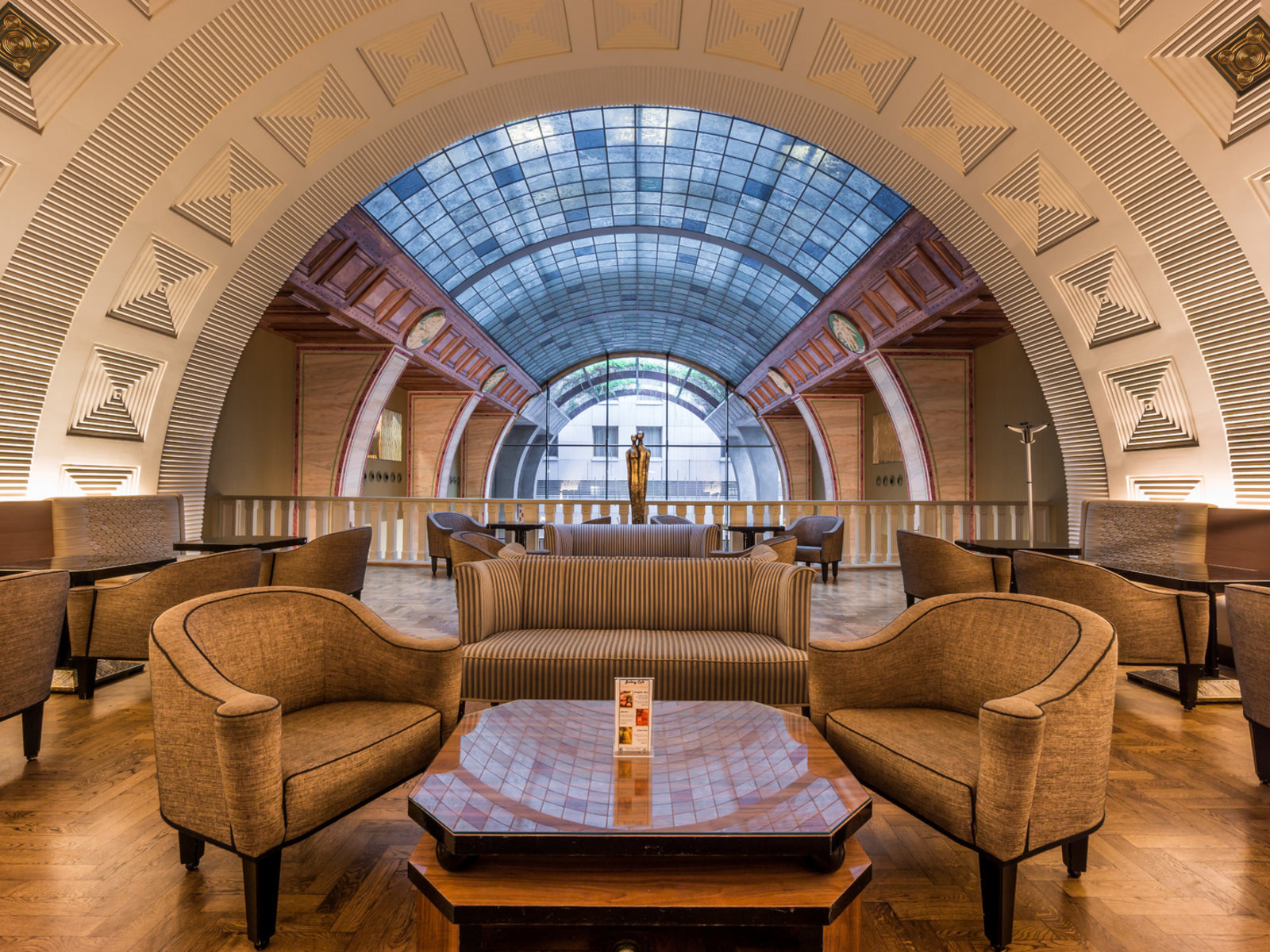 Gallery bar