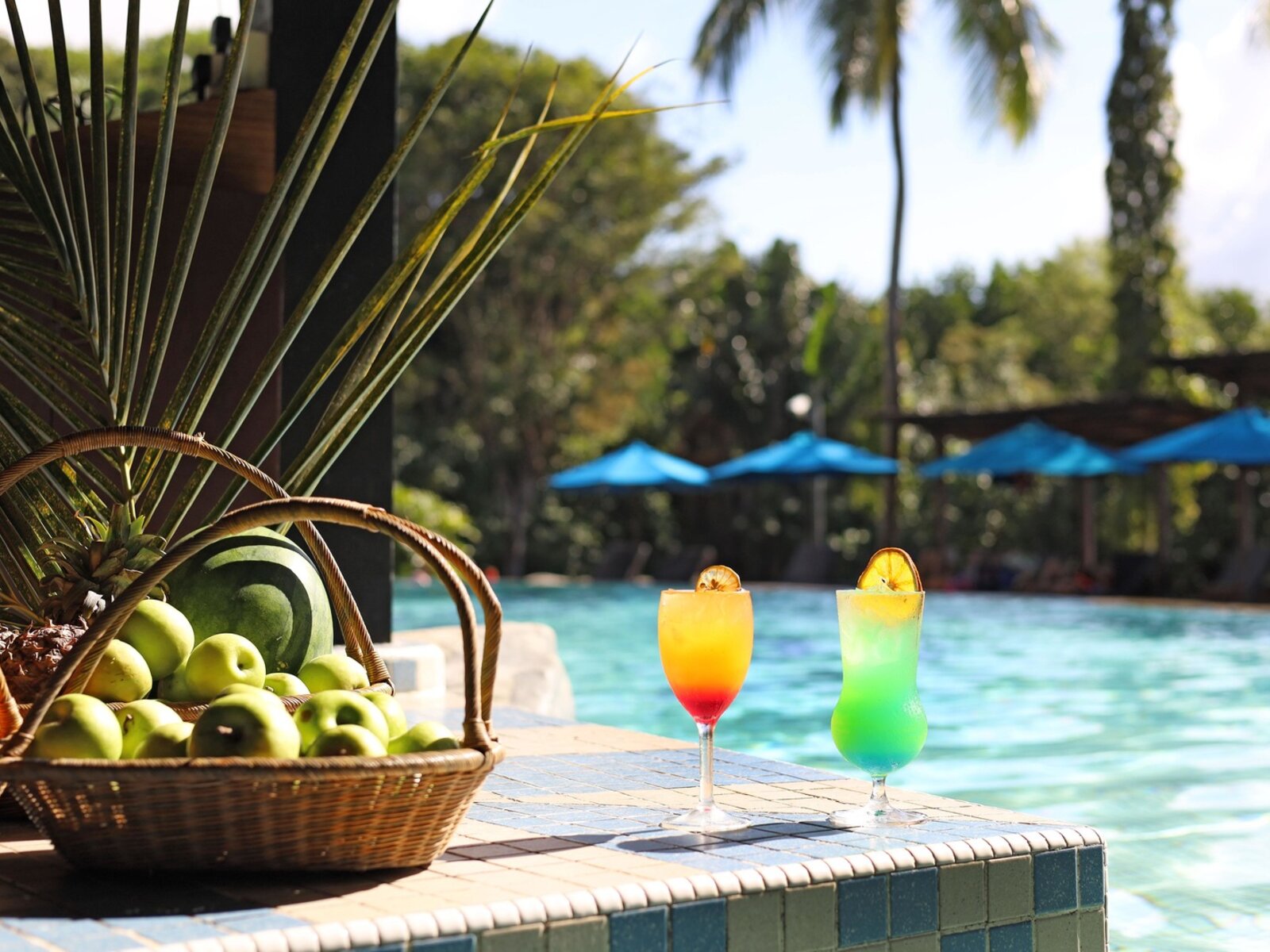 Sunken Pool Bar