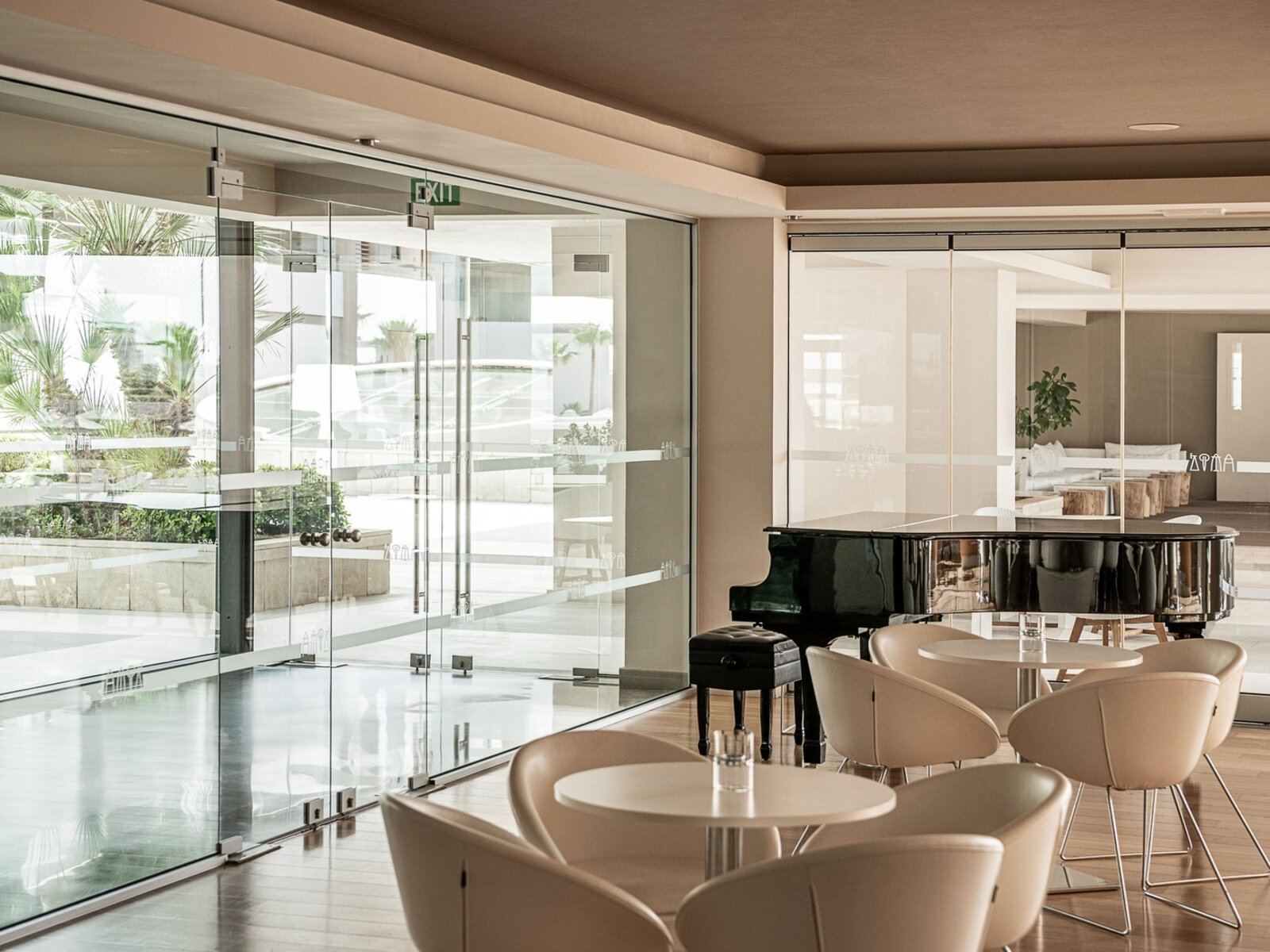 Le Bar