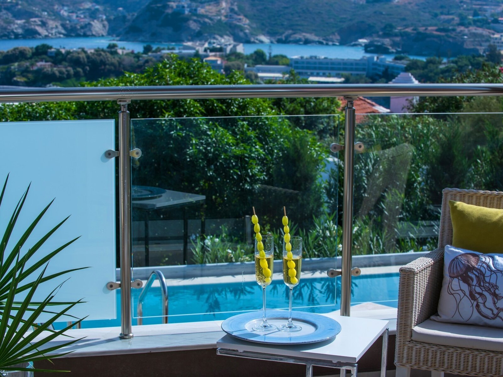 Wohnbeispiel Luxury room 1 bedroom Sea View Private pool