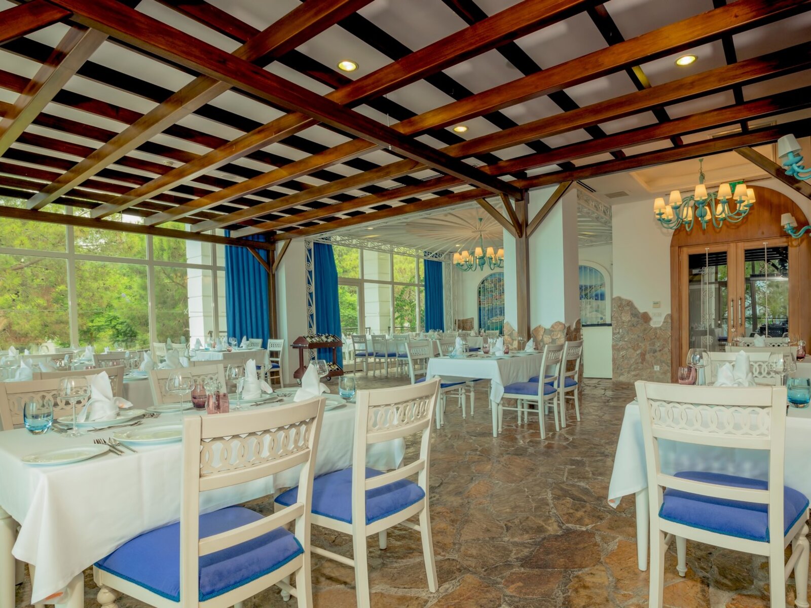 Mama Cocha A'la Carte Restaurant