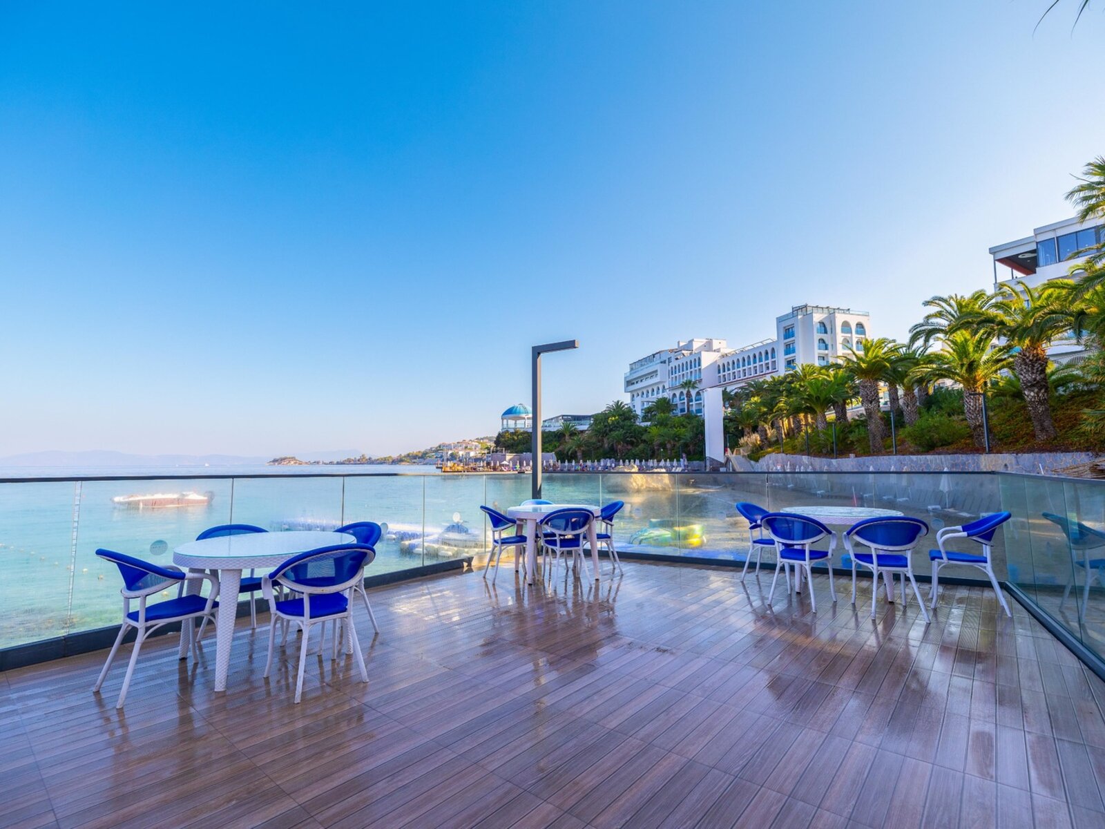 BEACH BAR