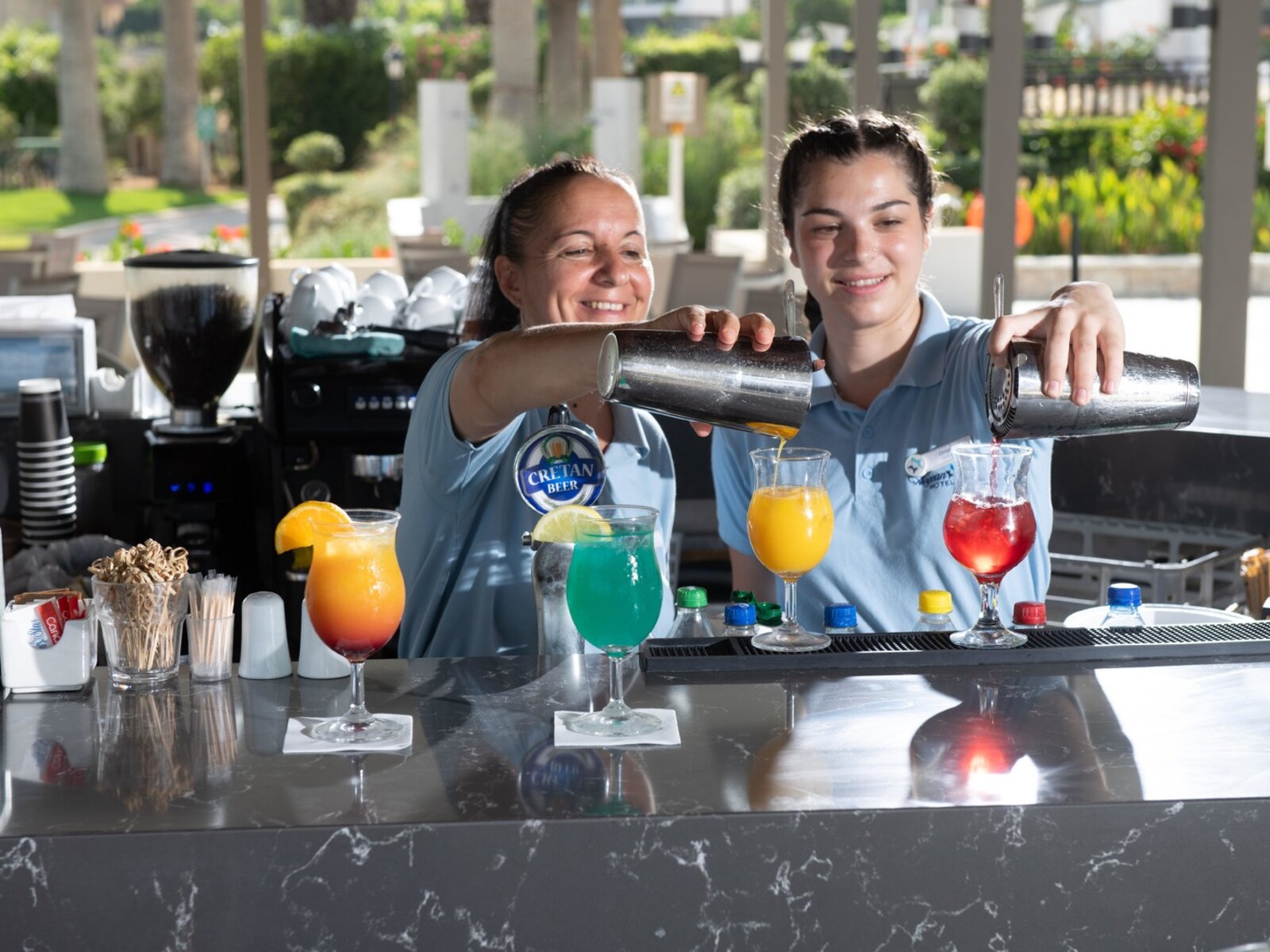 Pool Bar