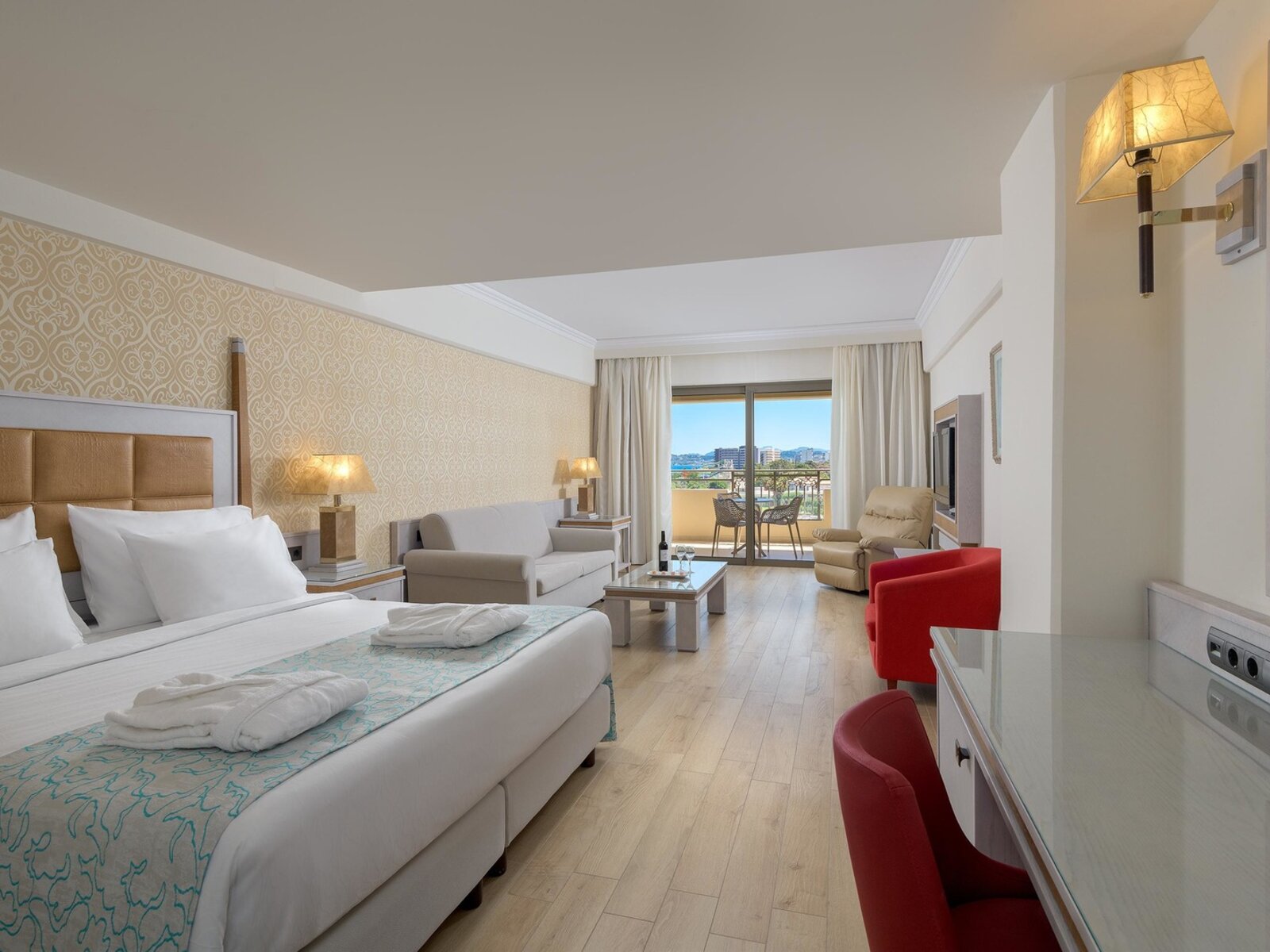 Wohnbeispiel Junior Suite Partial Sea View
