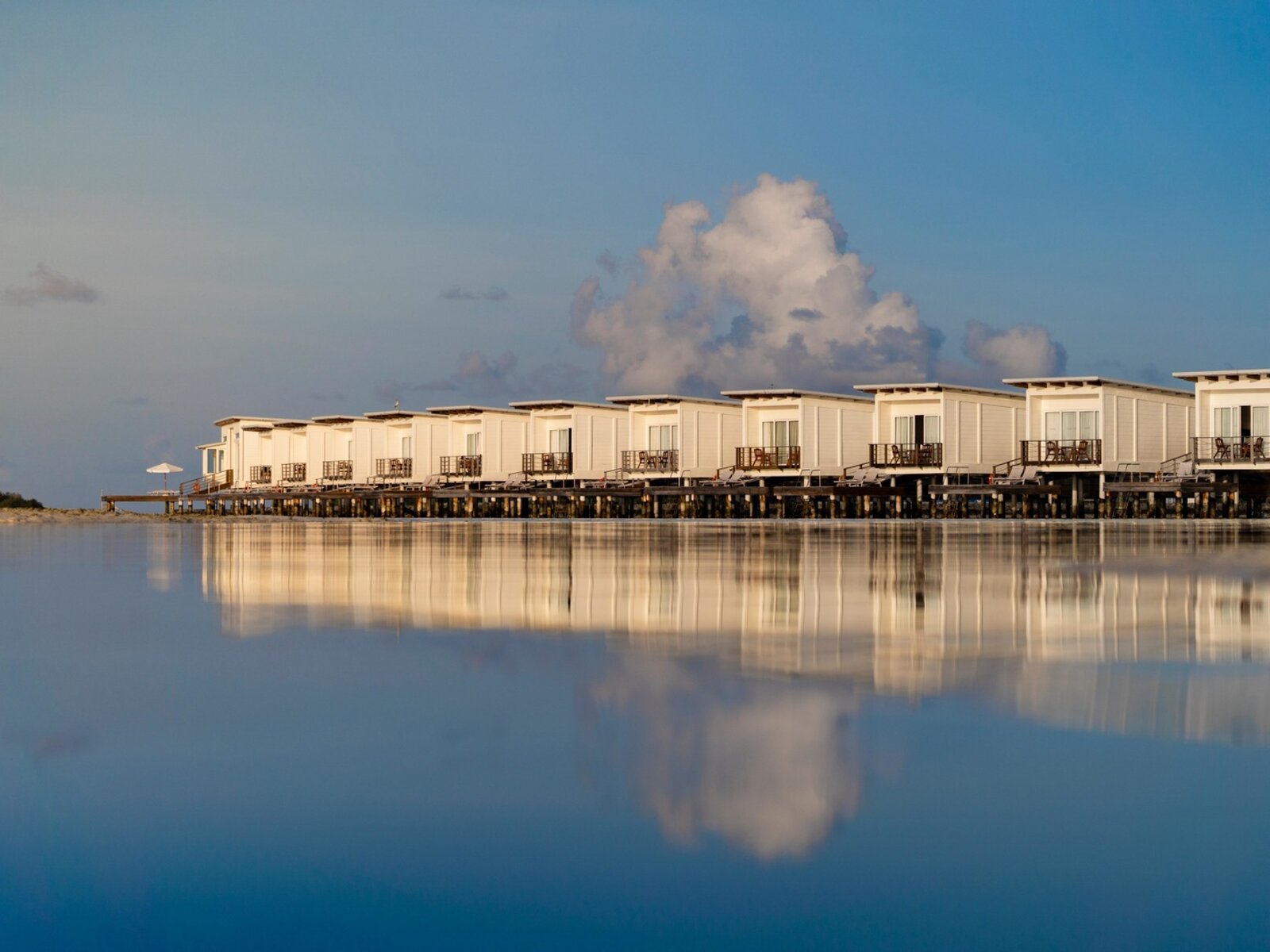 Wohnbeispiel Water Villa Sea View