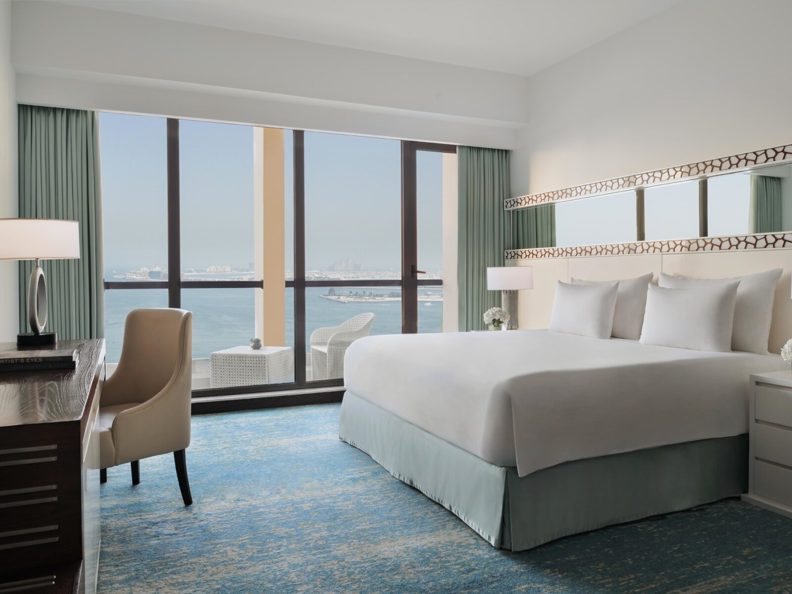 Wohnbeispiel Club Sea View Room with Balcony and Lounge Access
