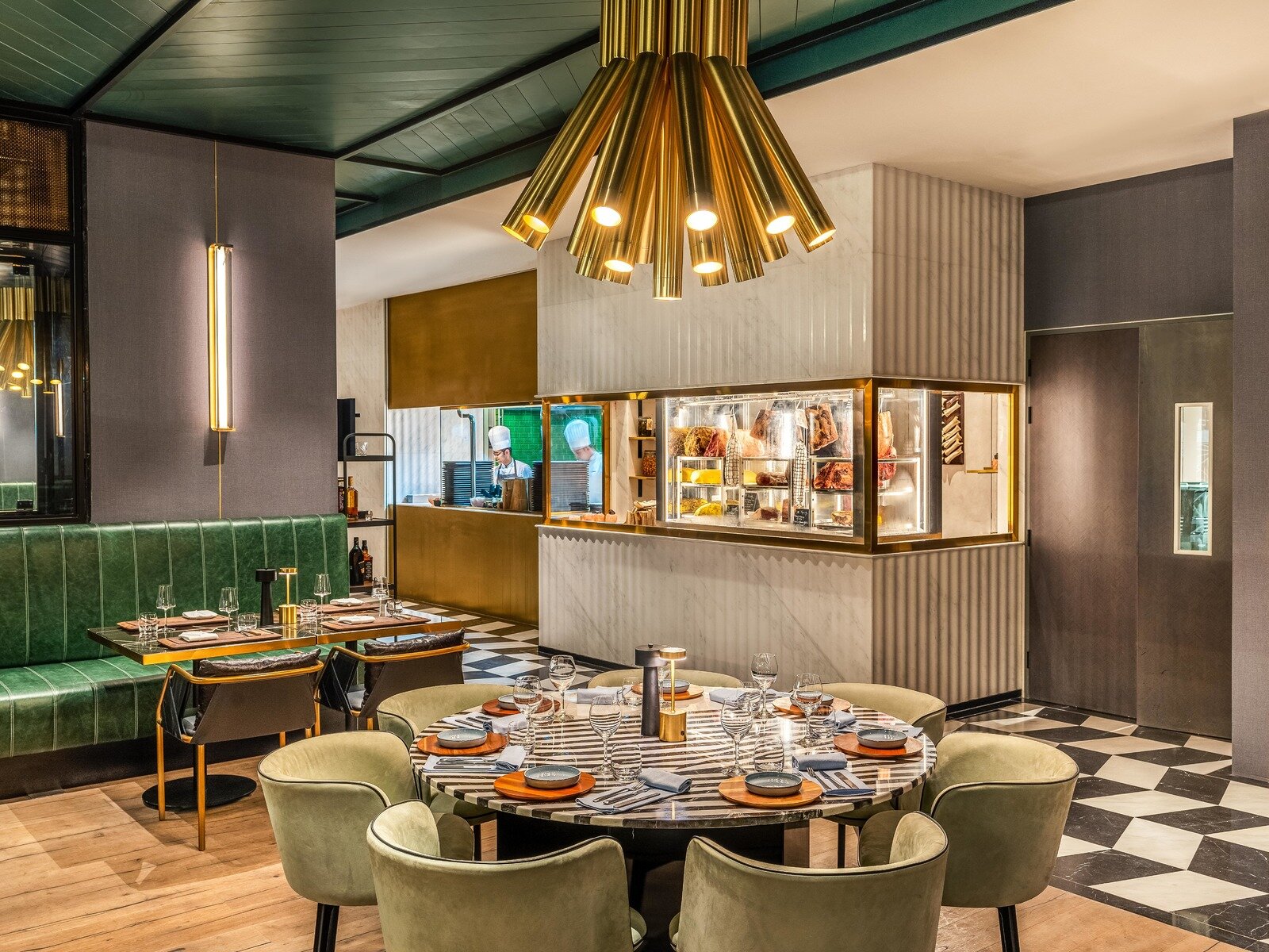 Mr. Tailor Steakhouse