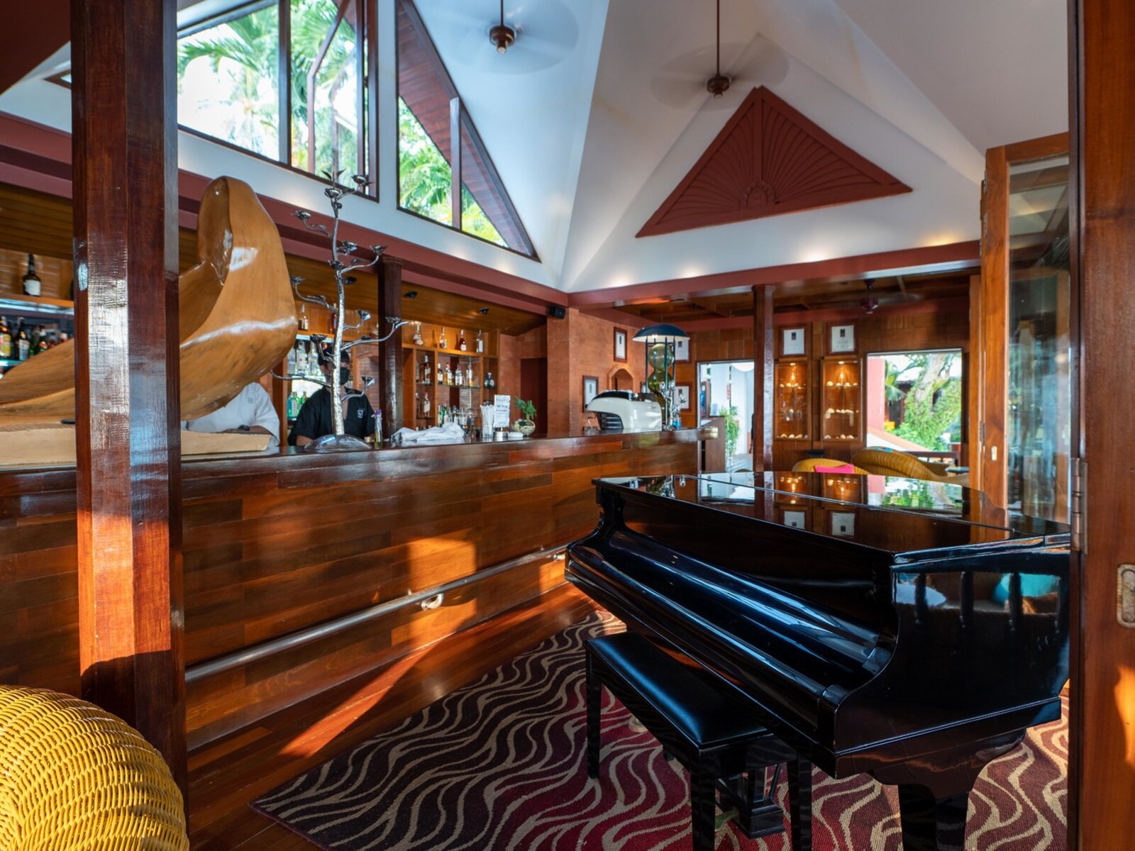 Sea Shell Bar & Veranda Lounge