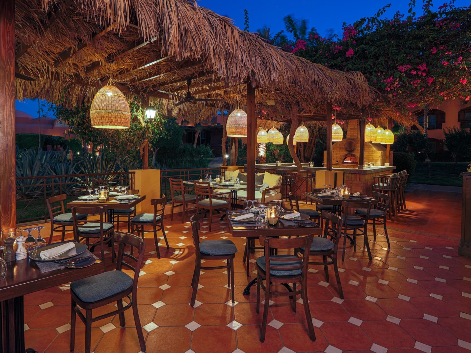 Dine-Around in Extra Charge