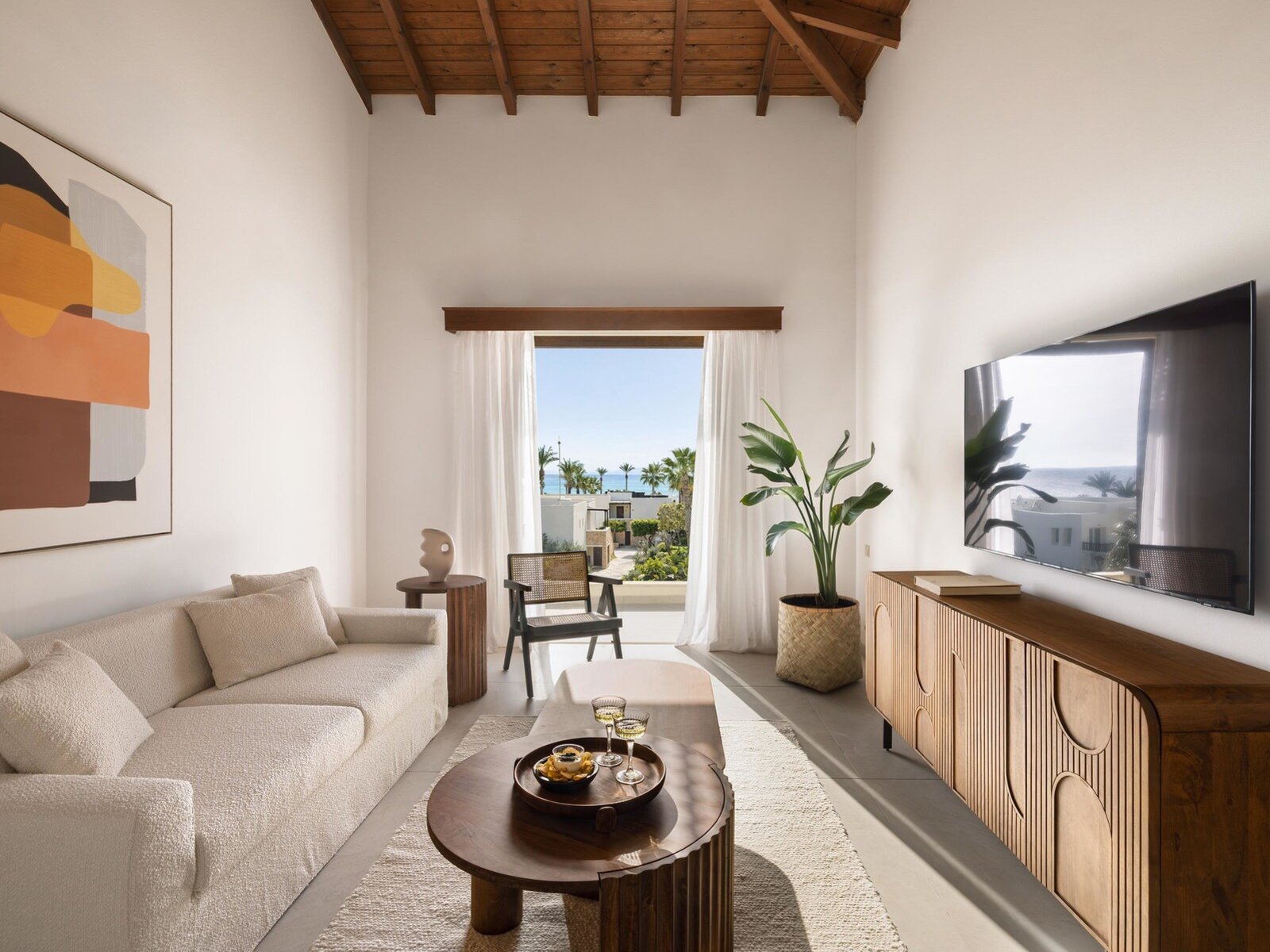 Wohnbeispiel Luxury Family Suite Sharing Pool with Balcony