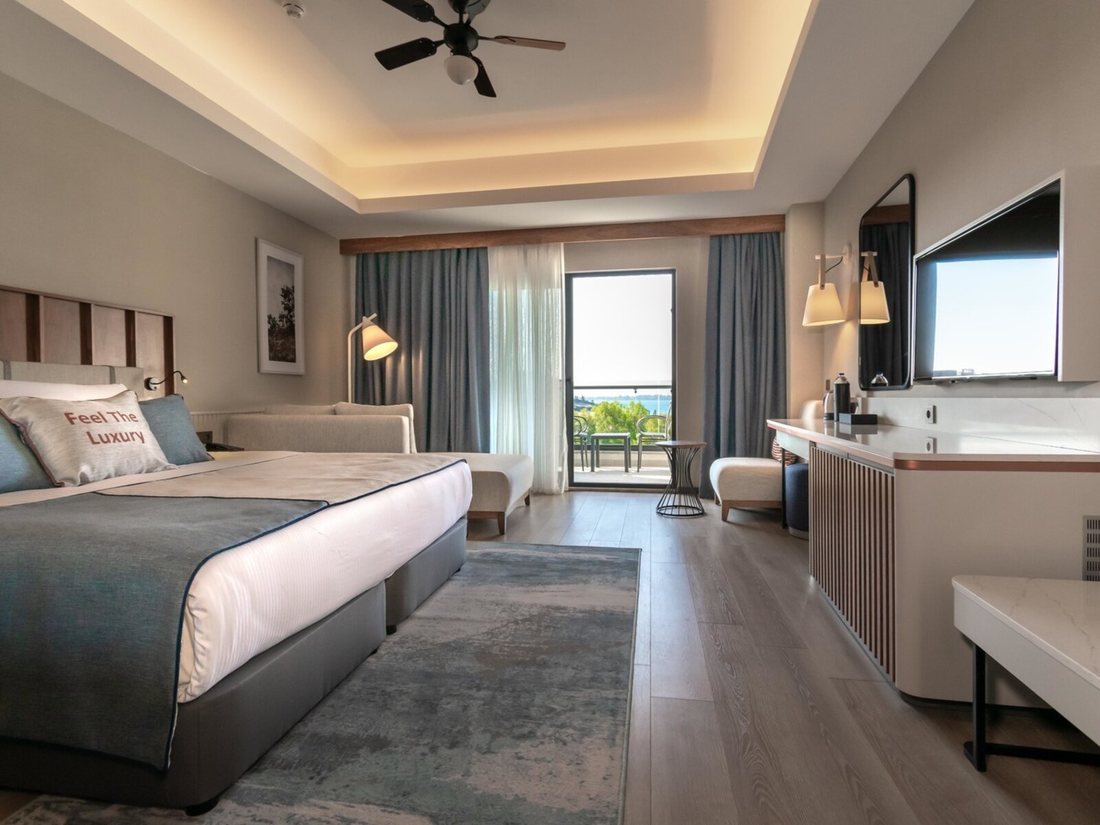 Wohnbeispiel Single with Child Double Standard Sea View Room