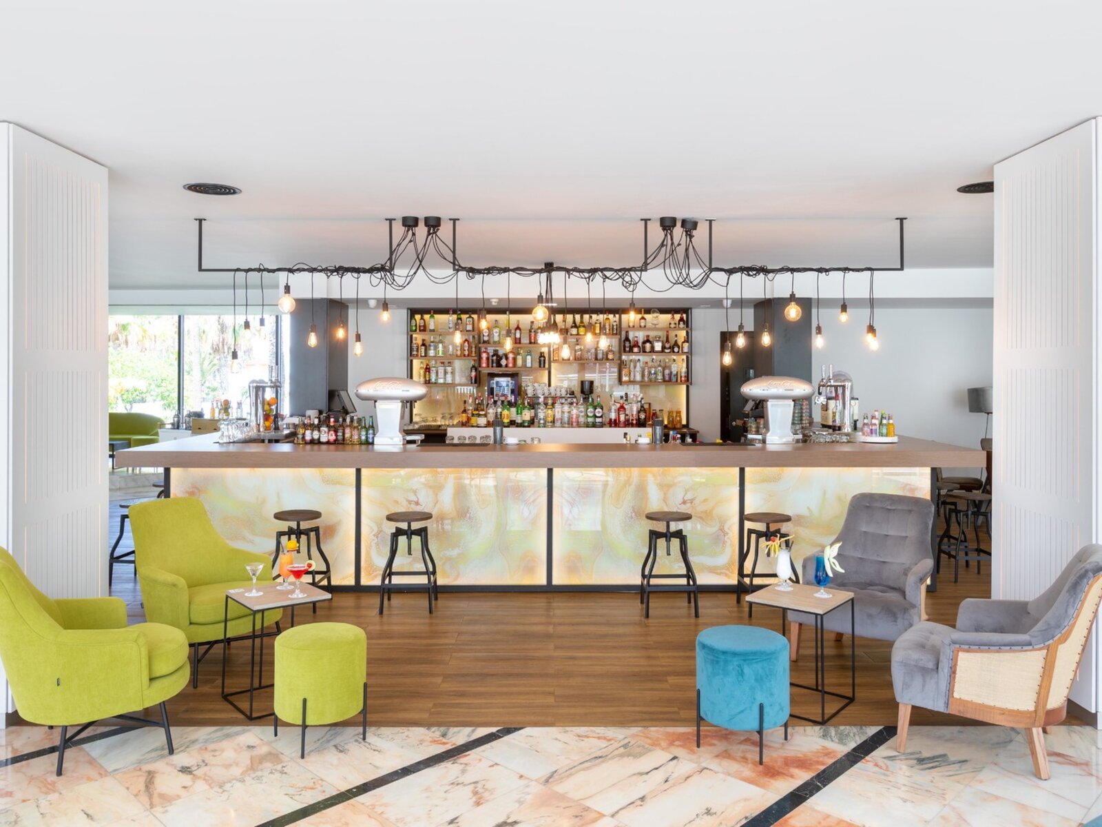 Bar Salón