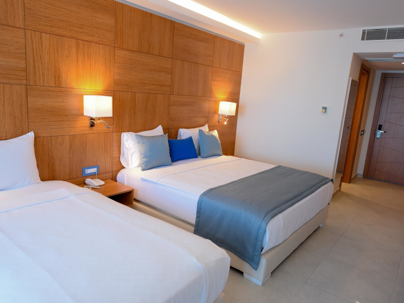 Wohnbeispiel Large Sea View Room