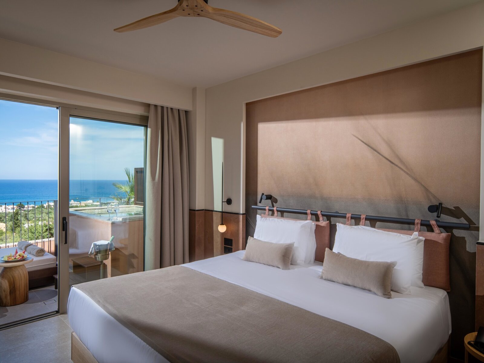 Wohnbeispiel Signature Room Sea View Outdoor Hot Tub