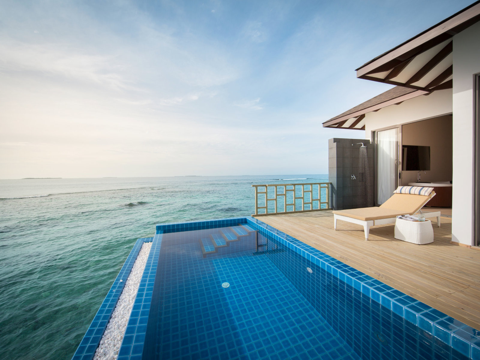 Wohnbeispiel One Bed Room Water Villa Pool