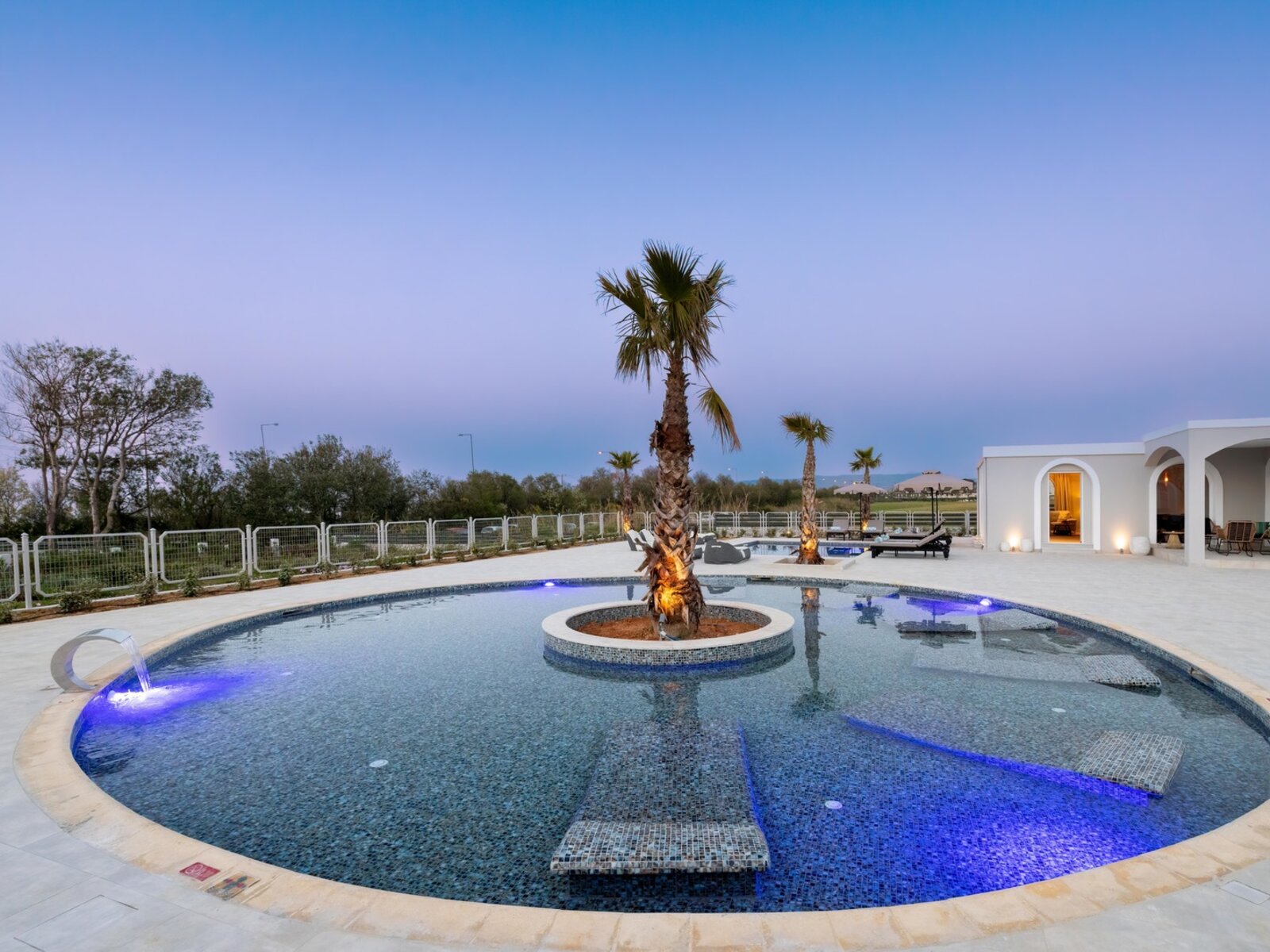 Wohnbeispiel 3 bedroom grand villa private pool