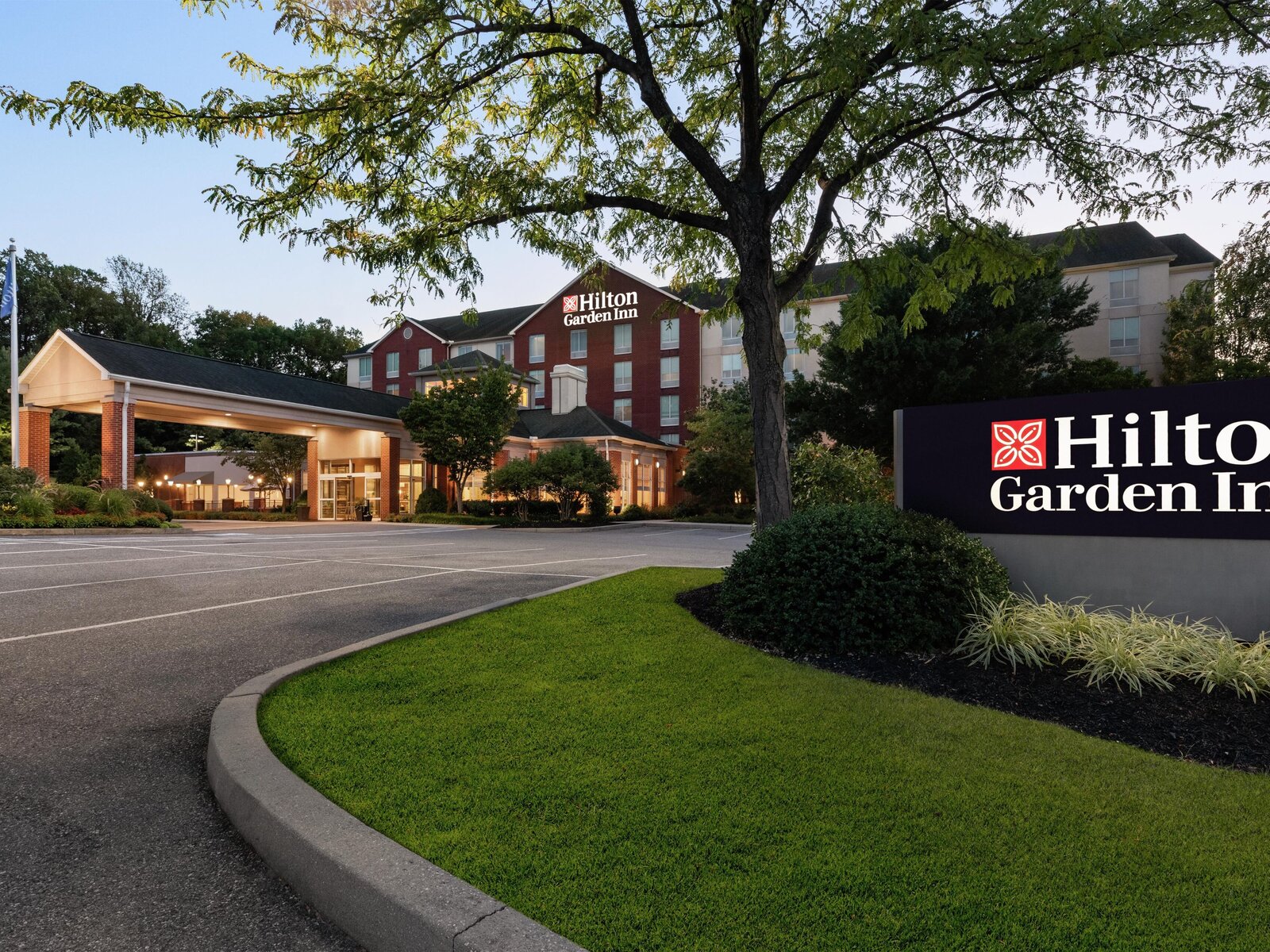 Exterior of Hilton Garden Inn Harrisburg East at 3943 TecPort Drive