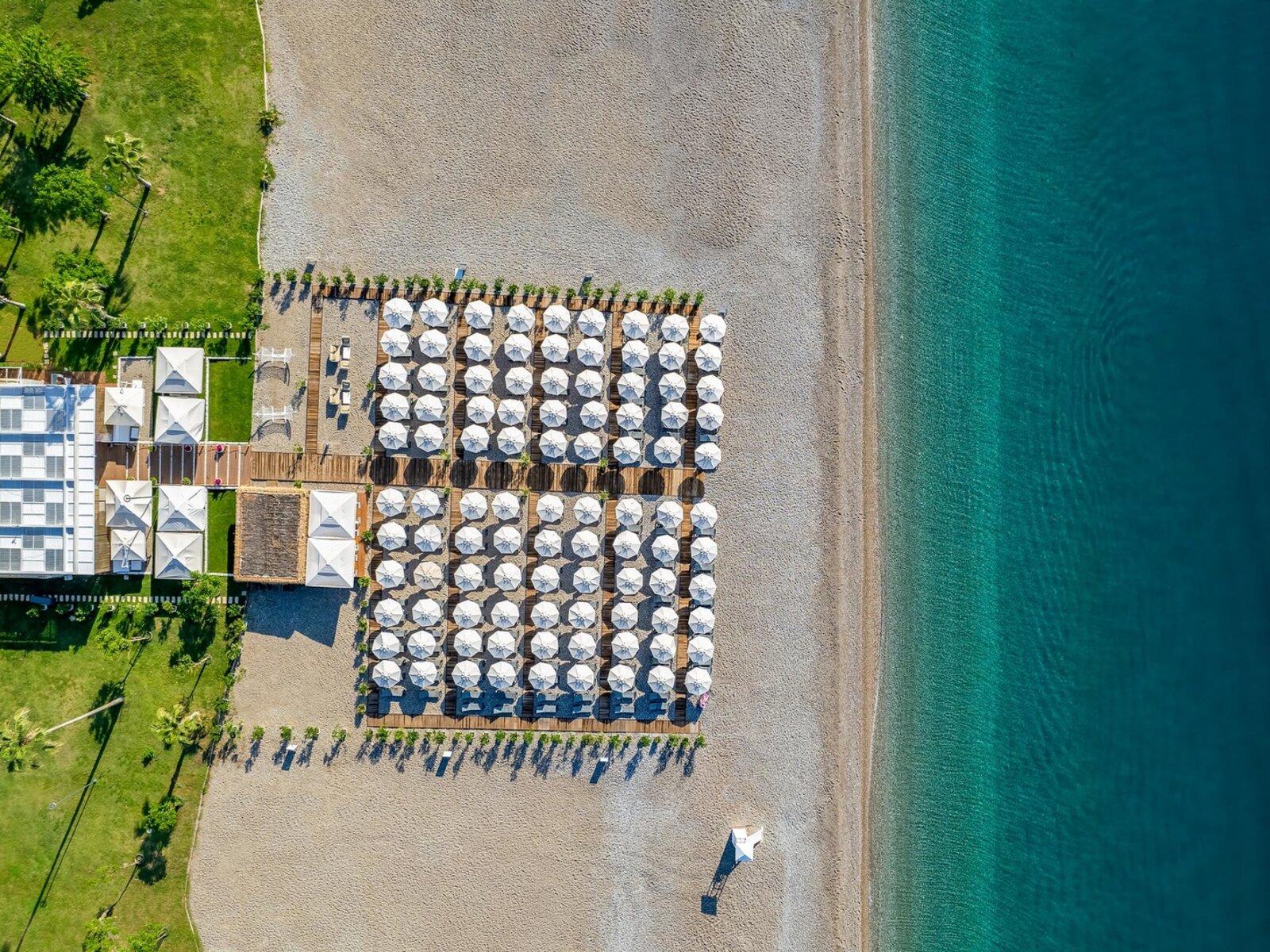 Aruna Beach (April-October)