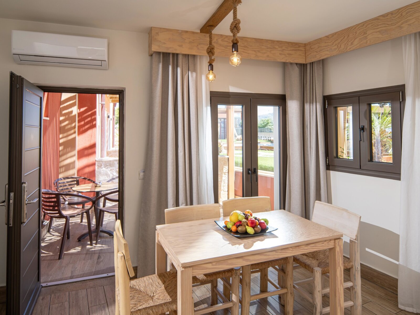 Wohnbeispiel Luxury 1 bedroom Suite Inland View