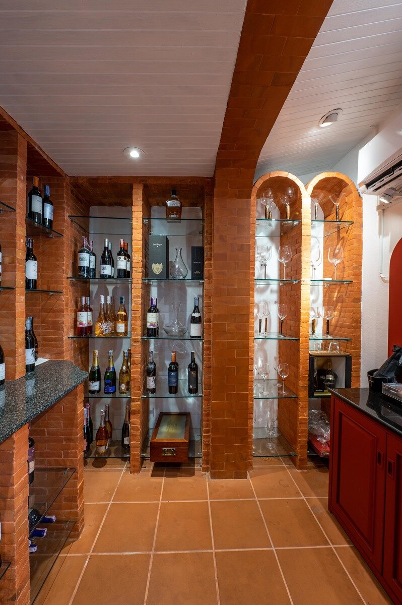 Sea Shell Bar & Veranda Lounge