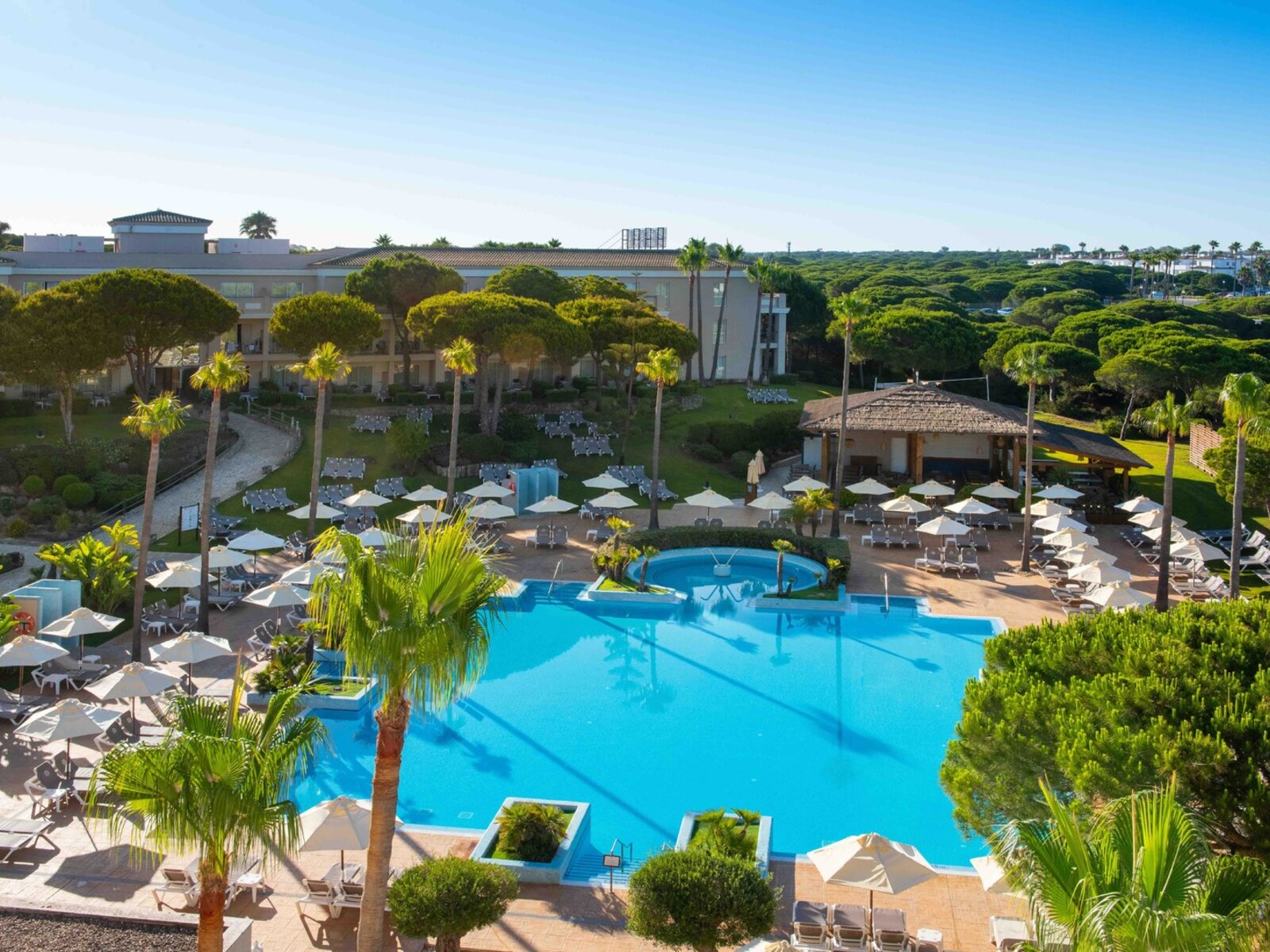 PISCINA LEVANTE