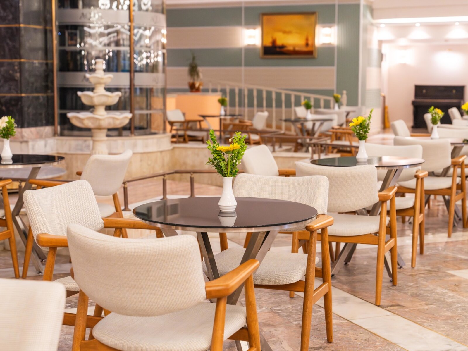Atrium Bar