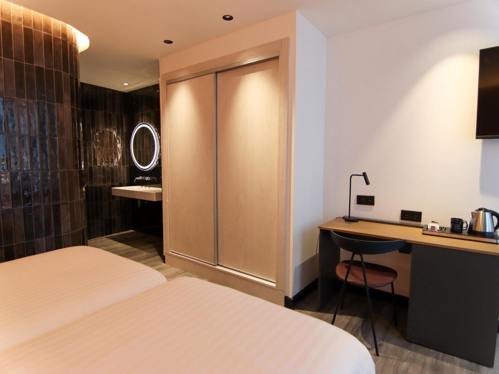 Wohnbeispiel Double Deluxe (Interior room)