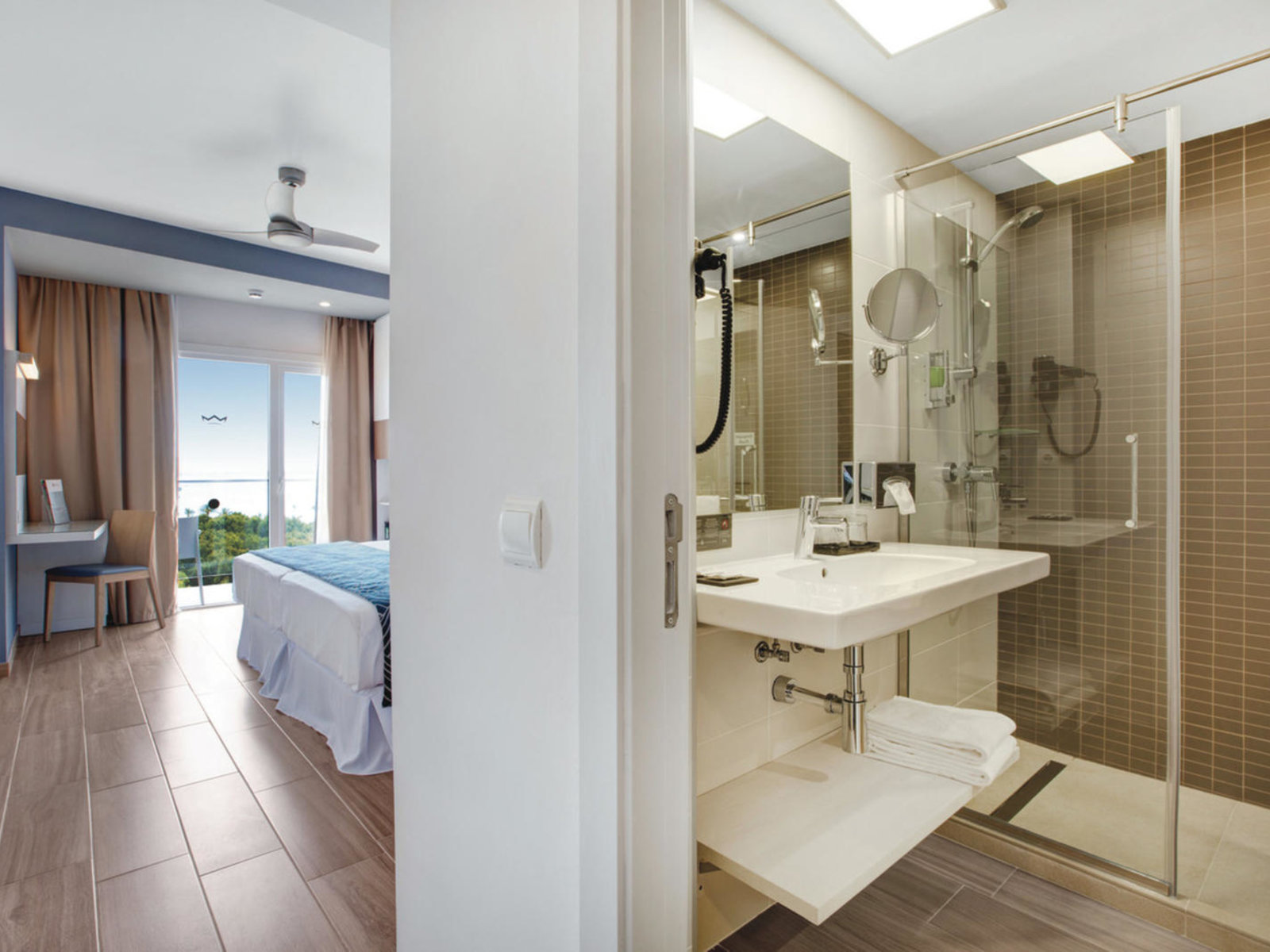 Wohnbeispiel Double Room with Sea View
