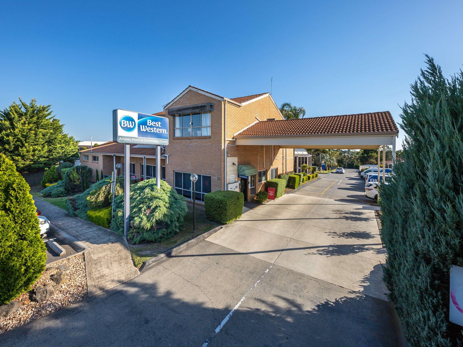 Best Western Airport Motel And Convention Centre