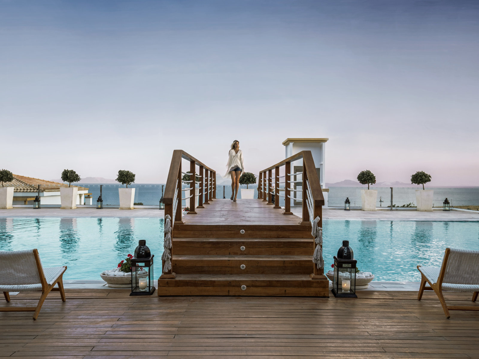Main wings pool