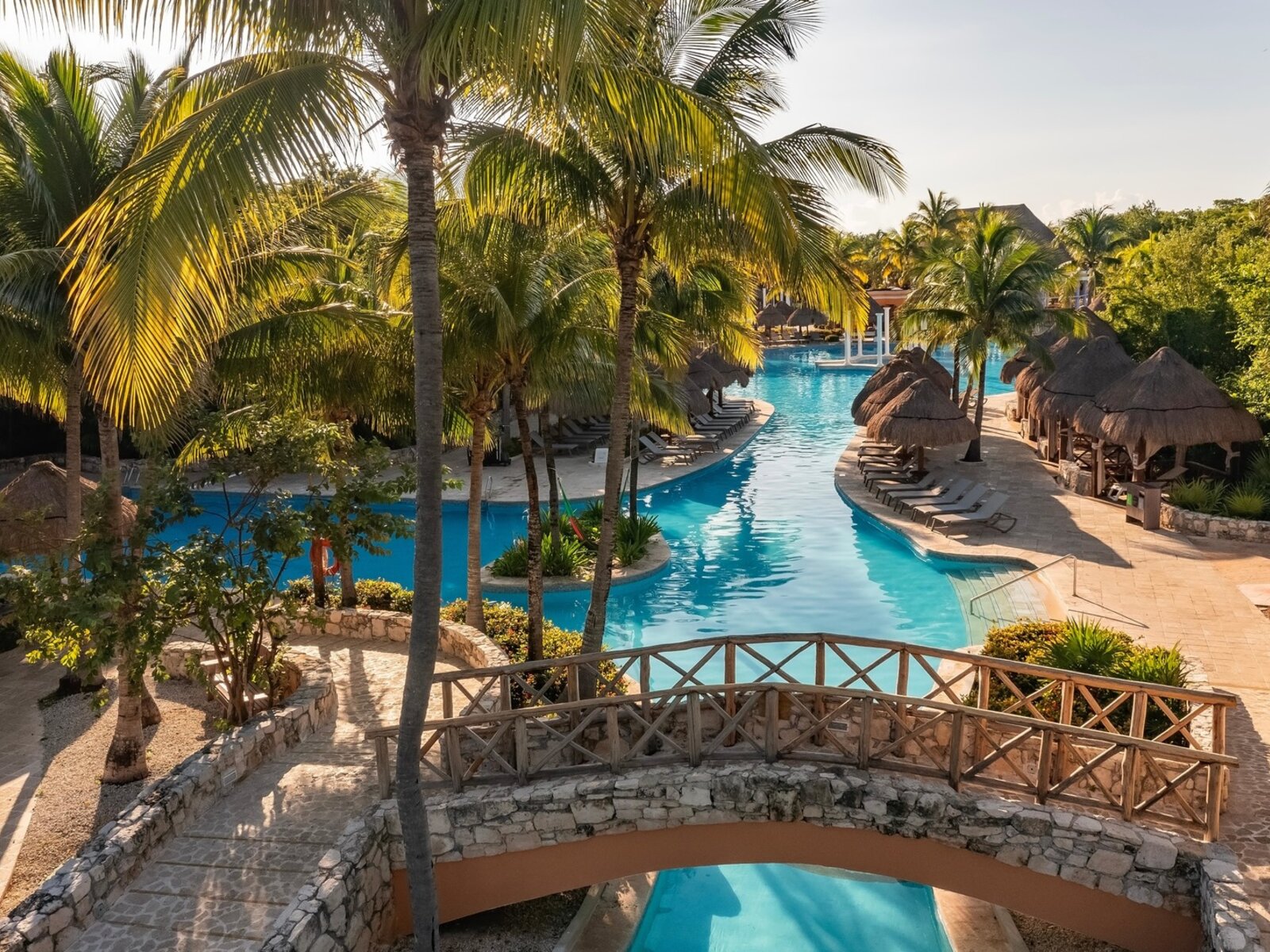 ACTIVITIES POOL